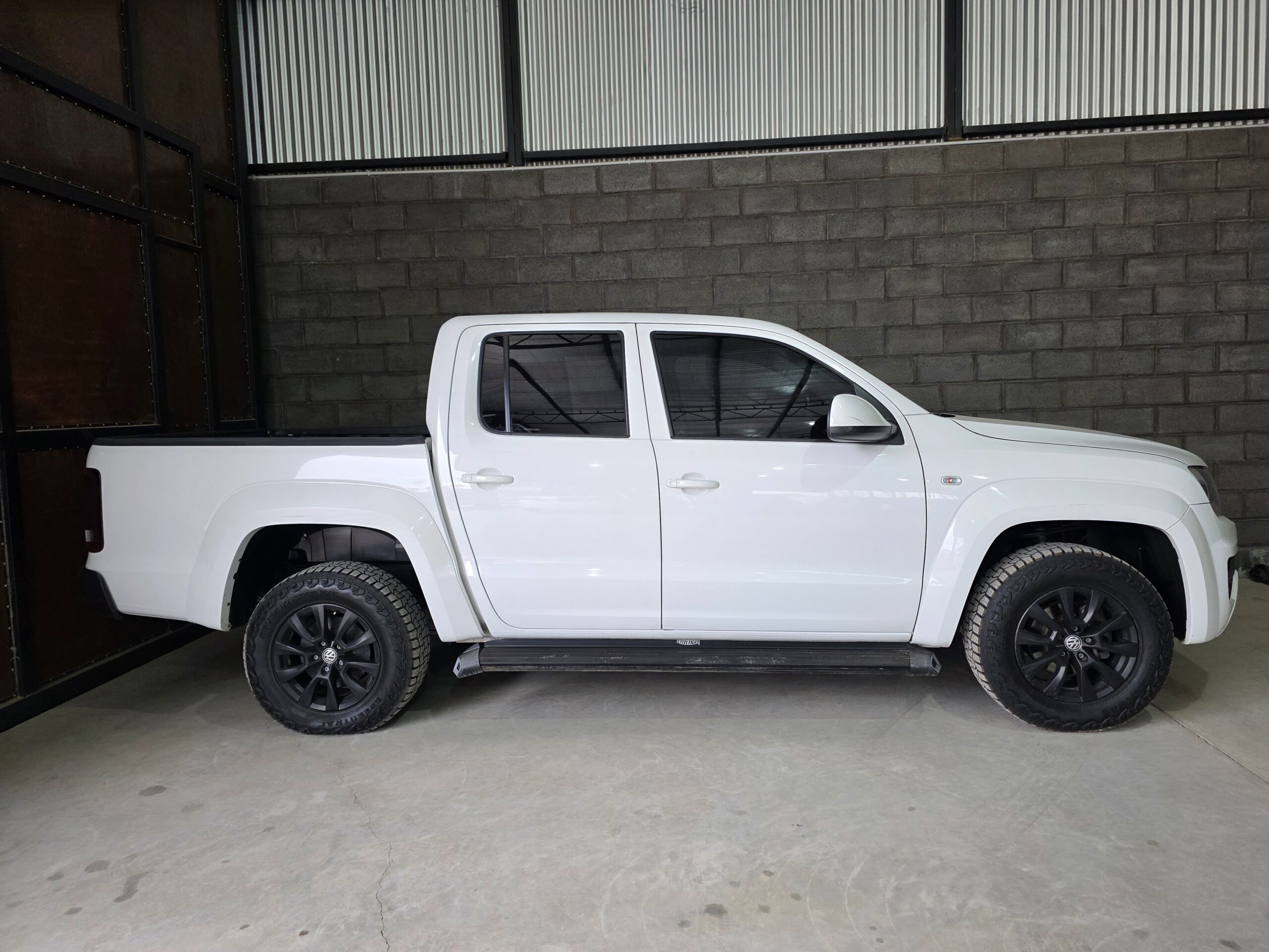 
								Volkswagen Amarok full									