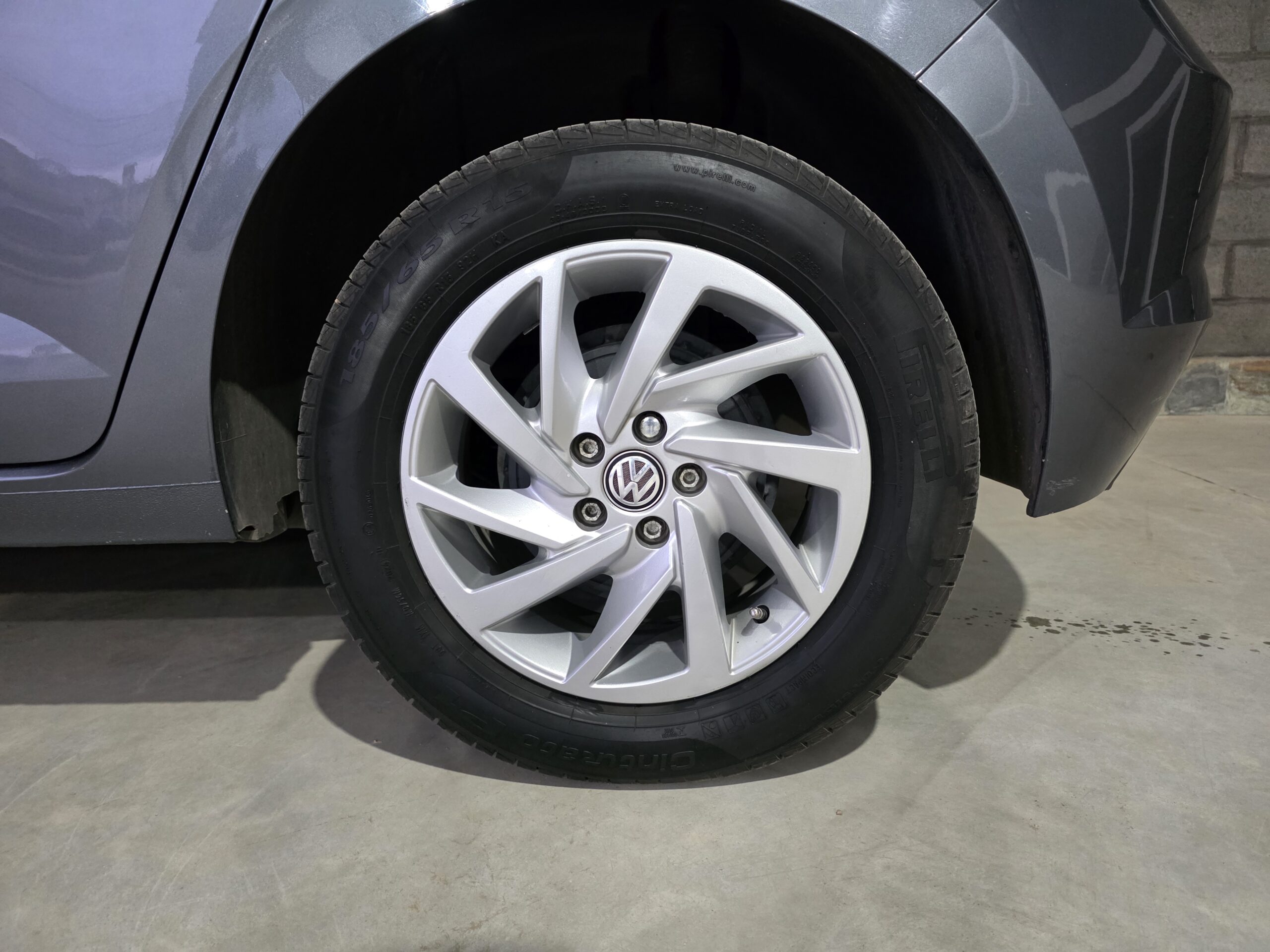
								Volkswagen Polo full									