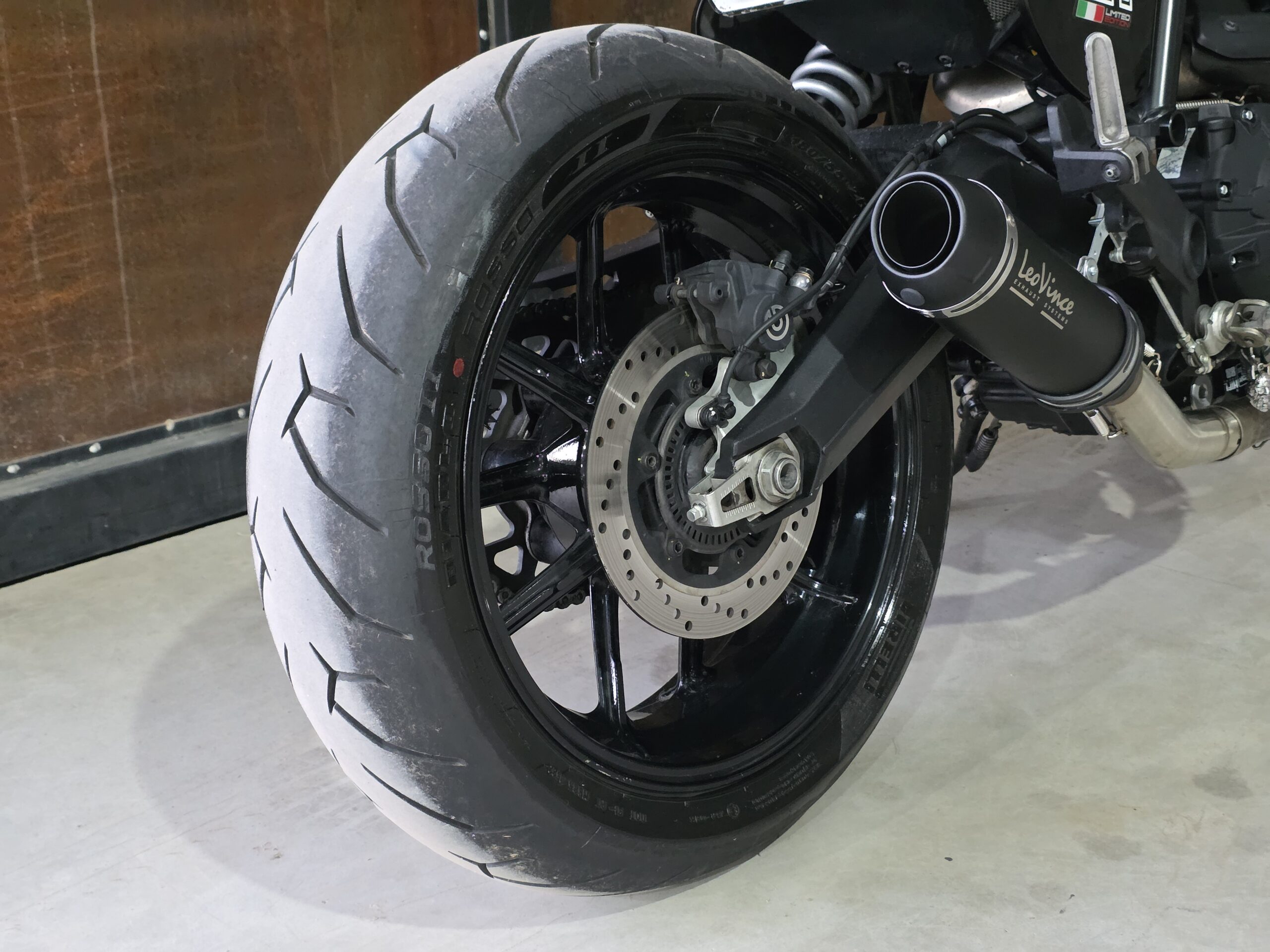 
								Ducati 800 Scrambler full									