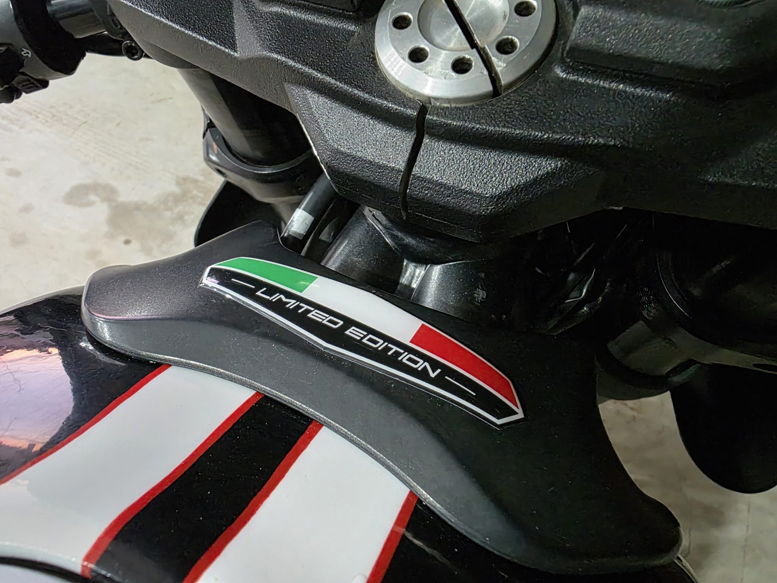 
								Ducati 800 Scrambler full									