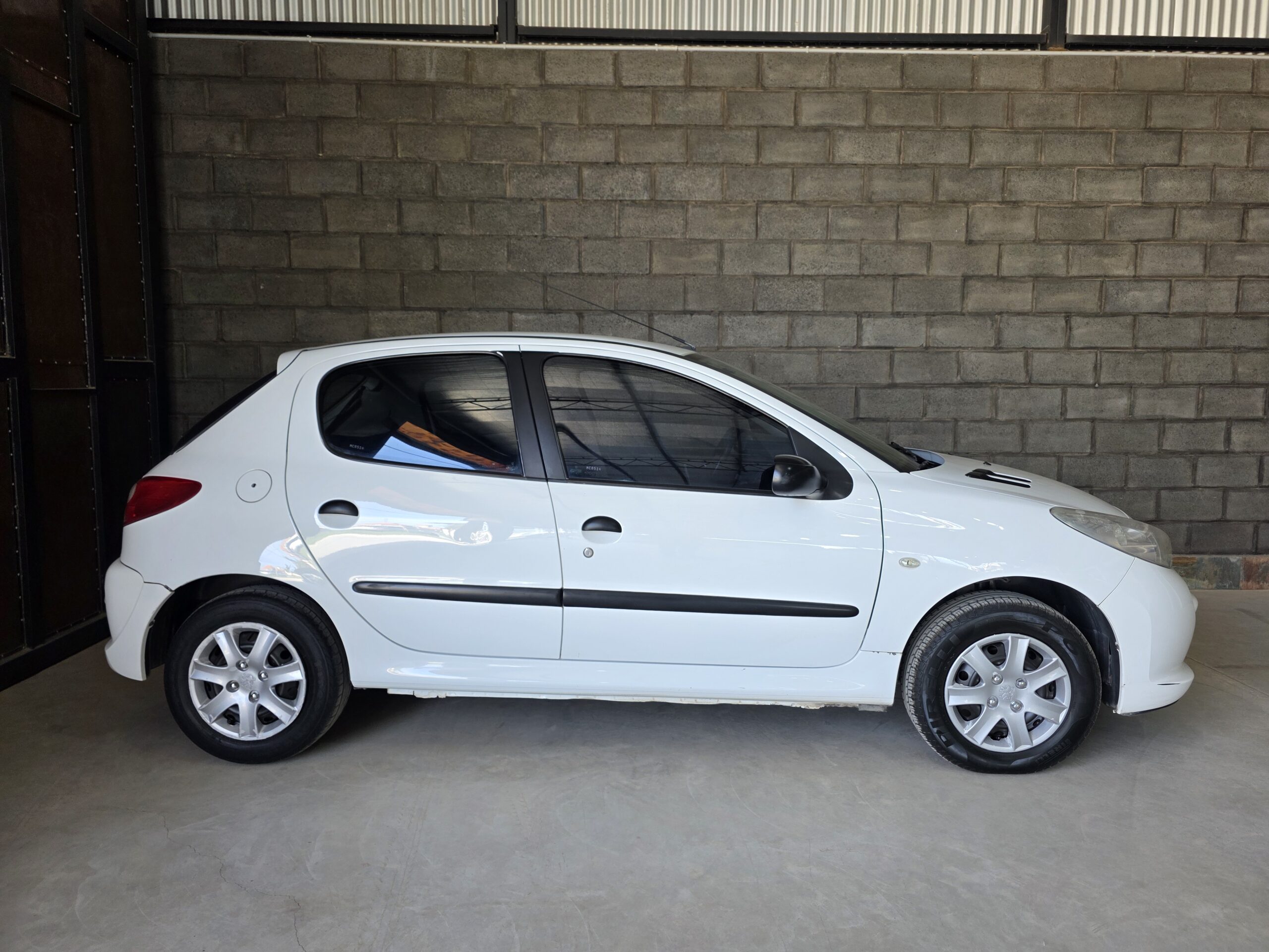 
								Peugeot 207 1.4 XS full									