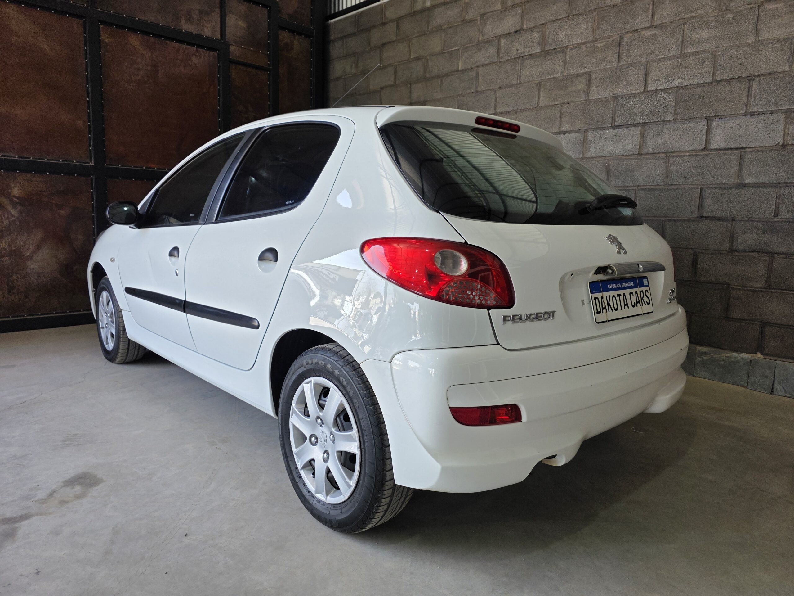 
								Peugeot 207 1.4 XS full									