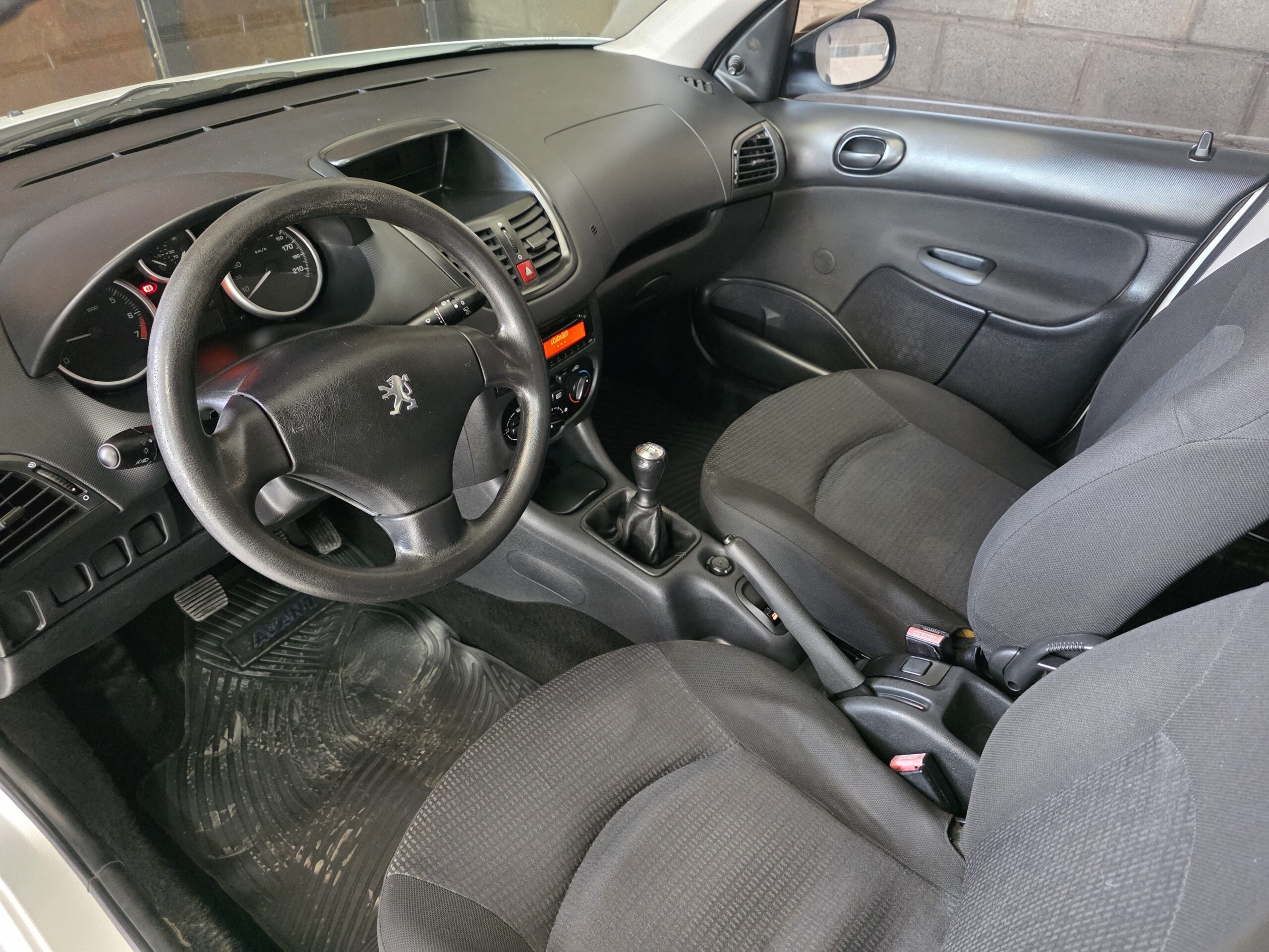 
								Peugeot 207 1.4 XS full									