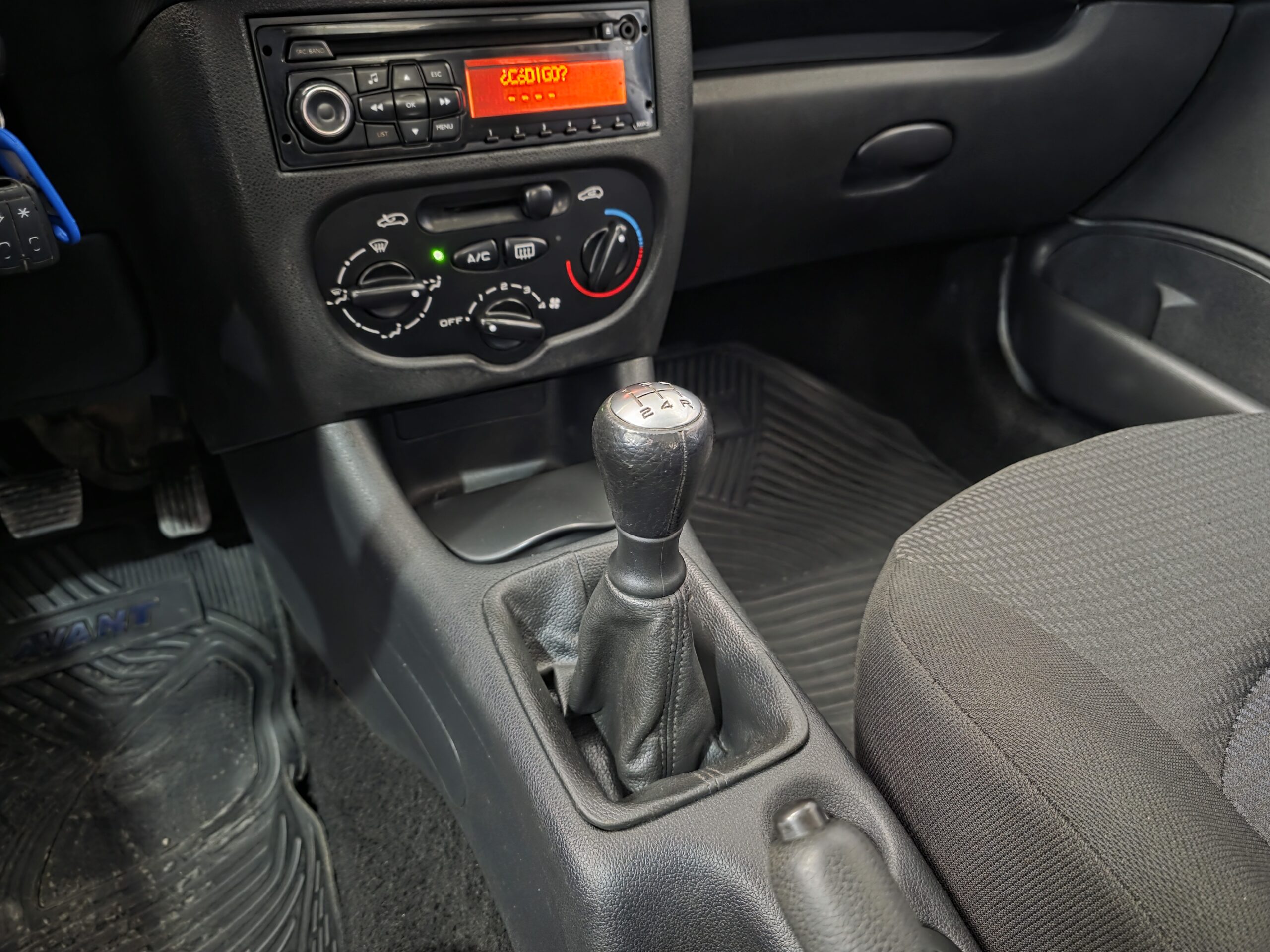 
								Peugeot 207 1.4 XS full									