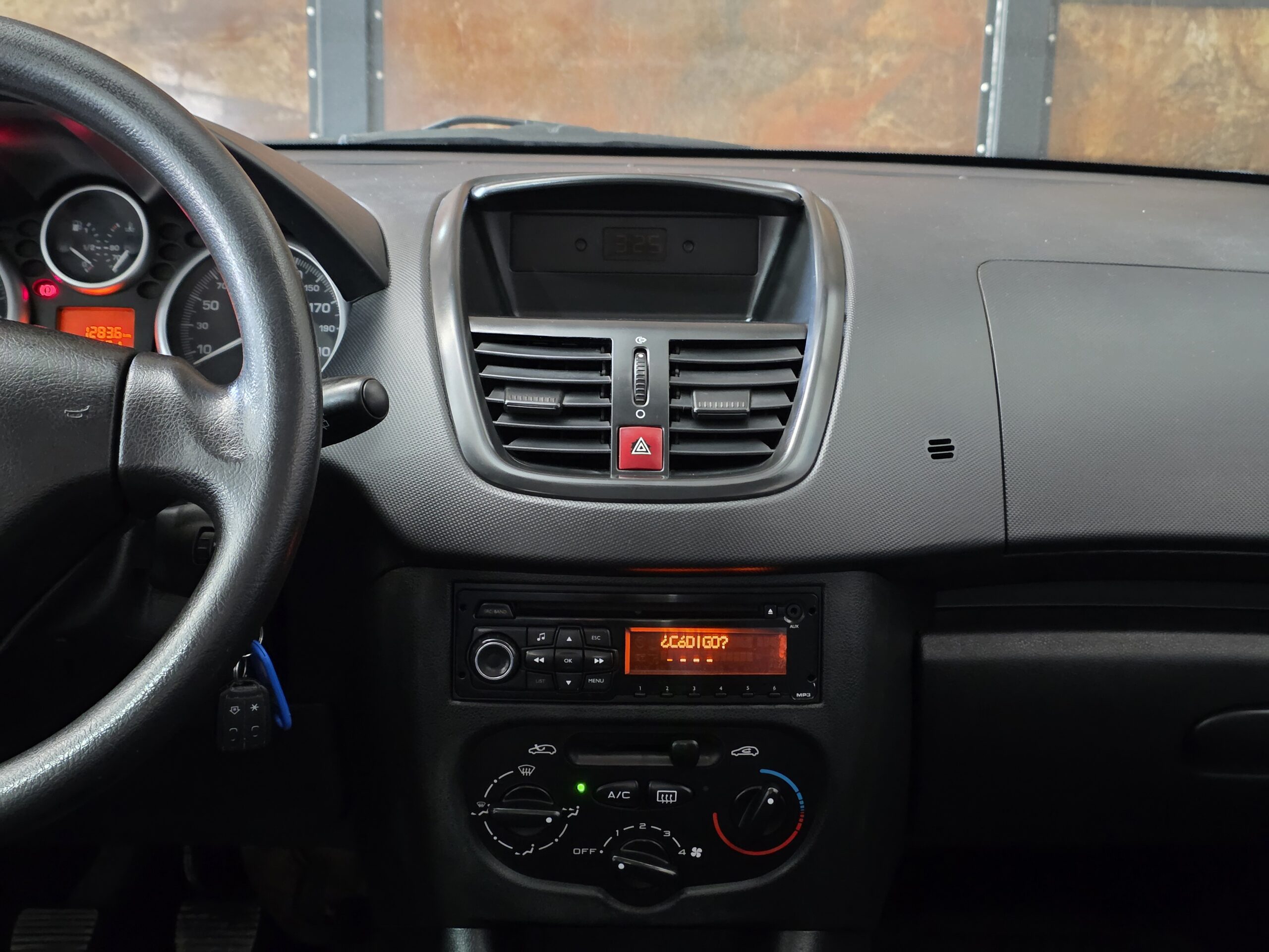 
								Peugeot 207 1.4 XS full									
