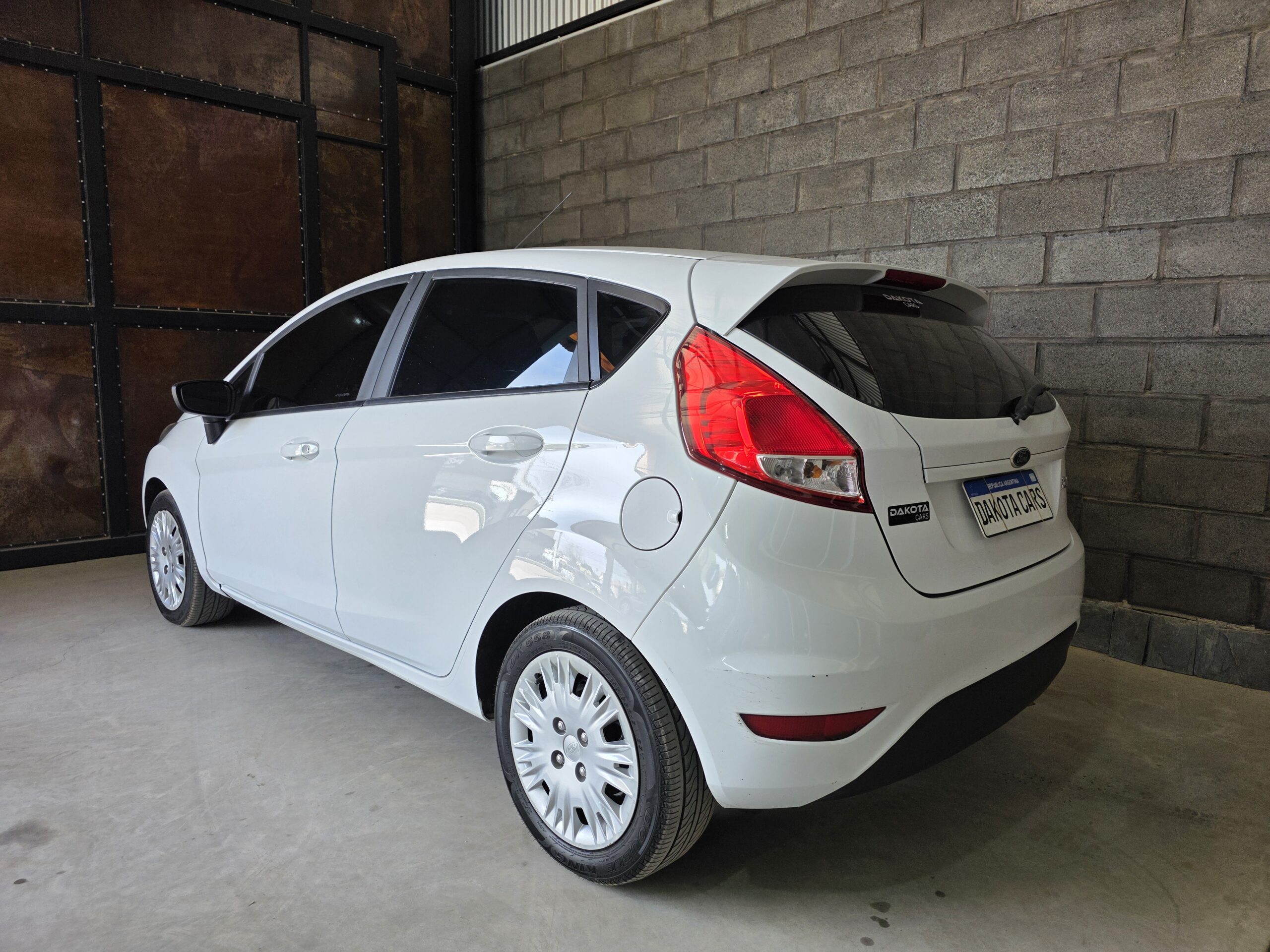 
								FORD FIESTA KINETIC S full									
