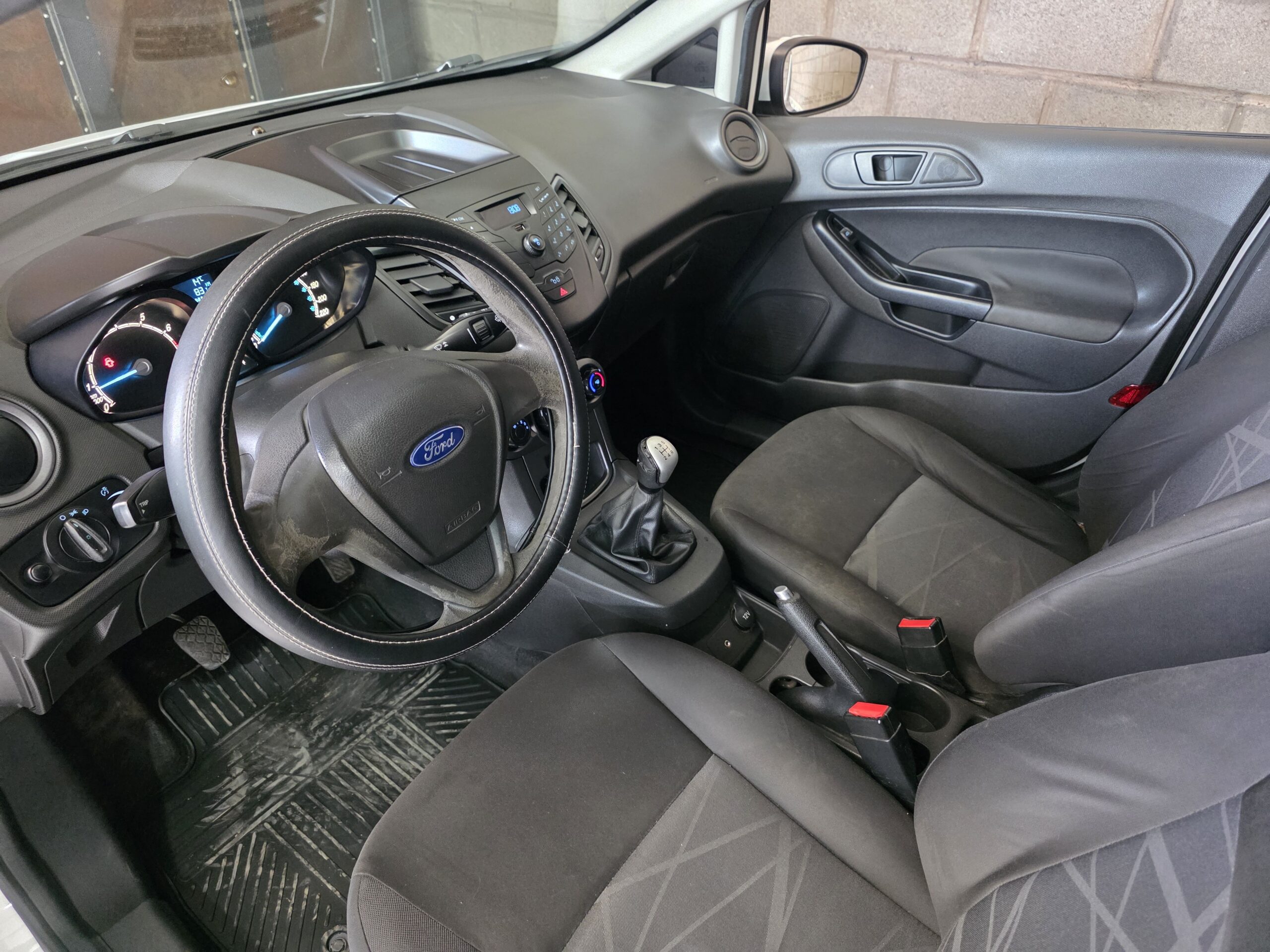 
								FORD FIESTA KINETIC S full									