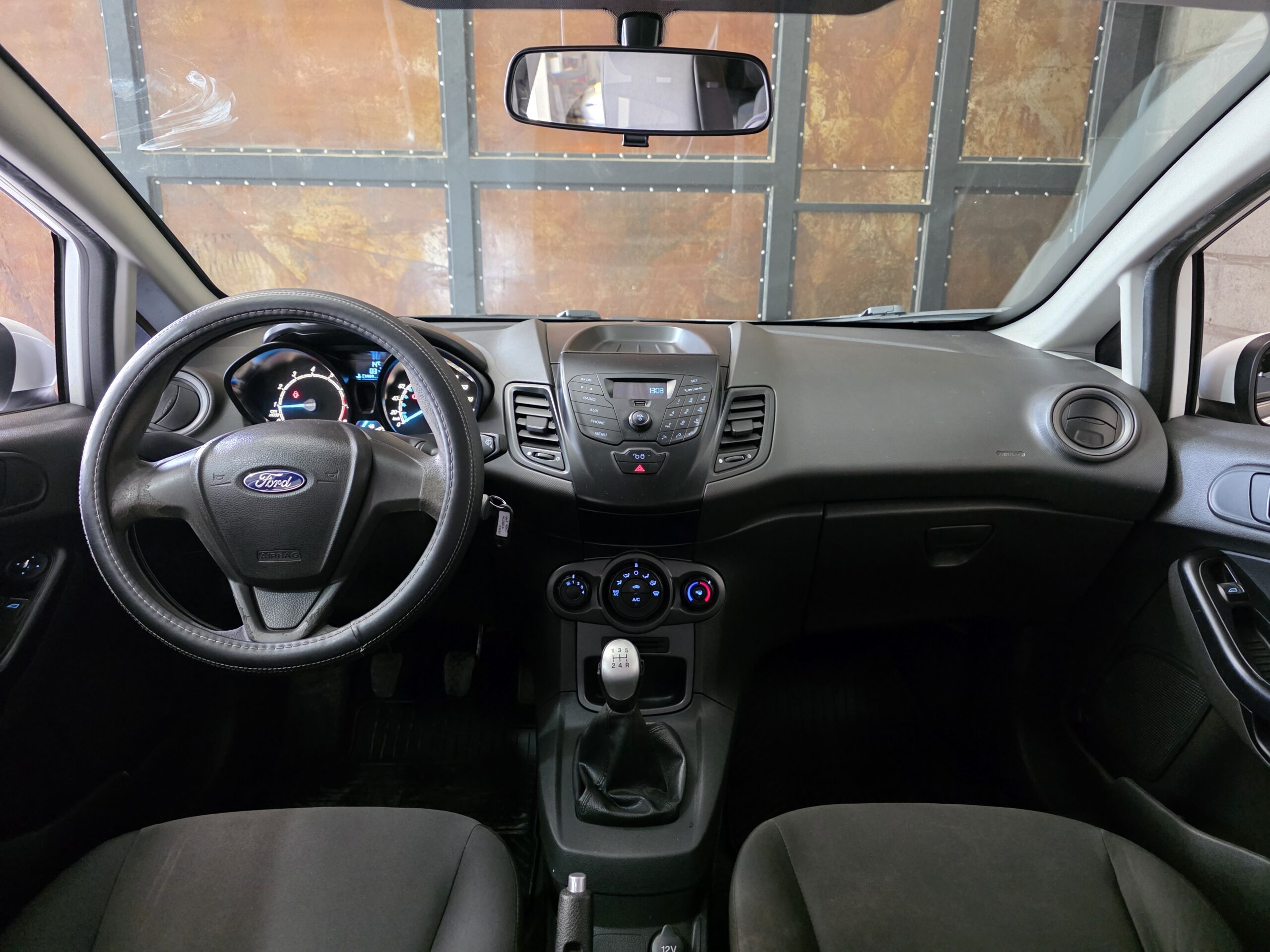 
								FORD FIESTA KINETIC S full									