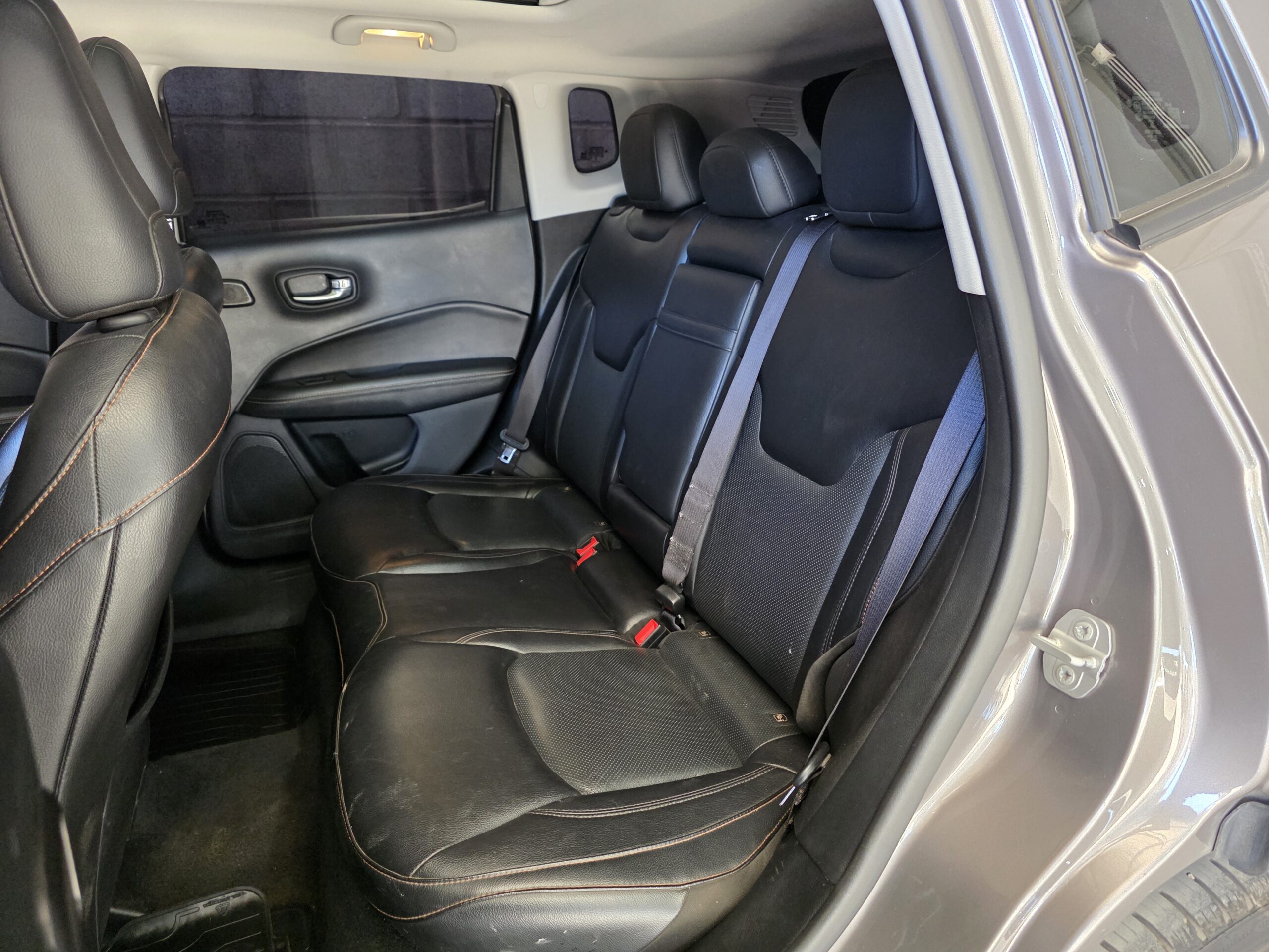 
								Jeep Compass full									