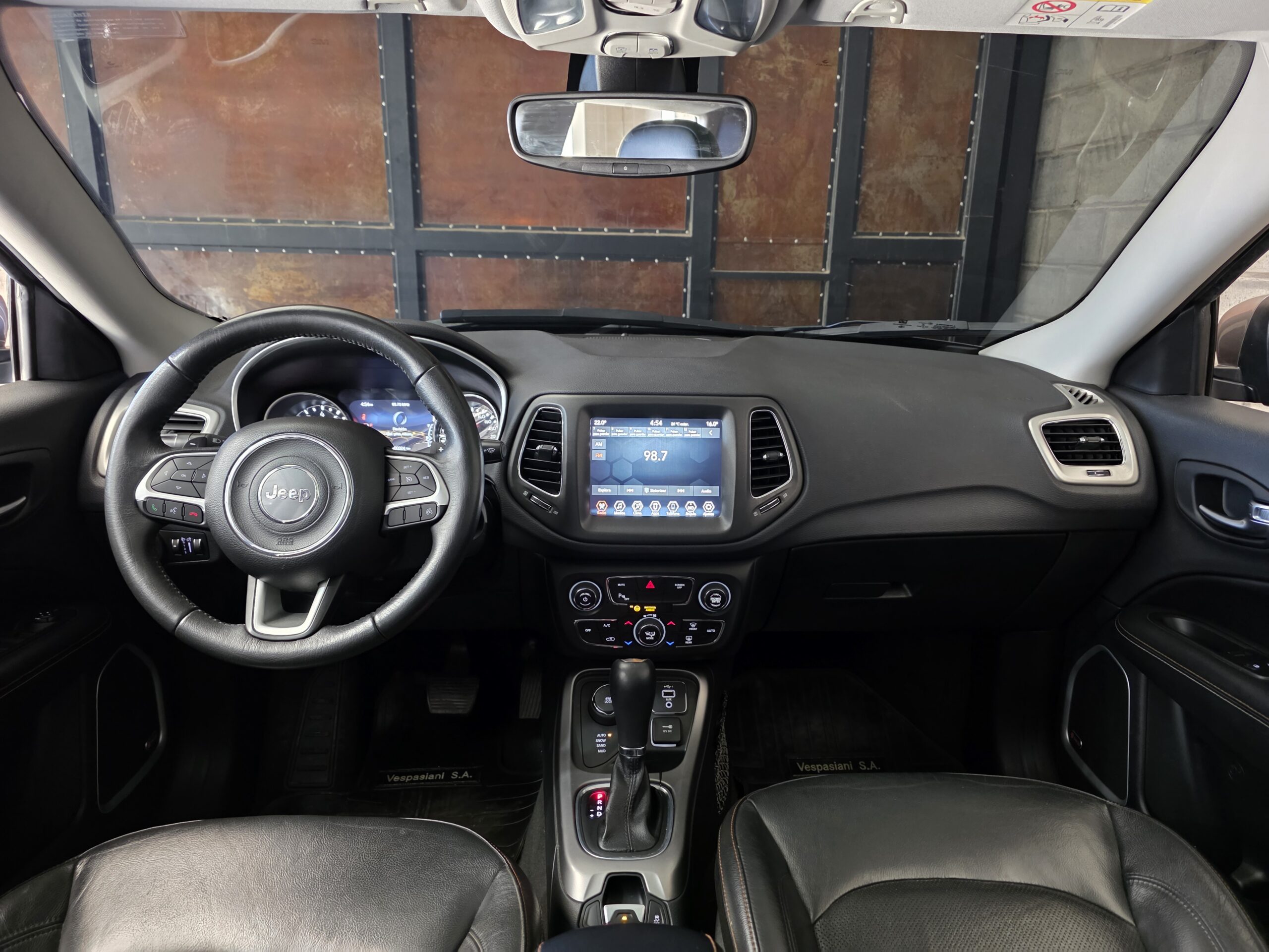 
								Jeep Compass full									