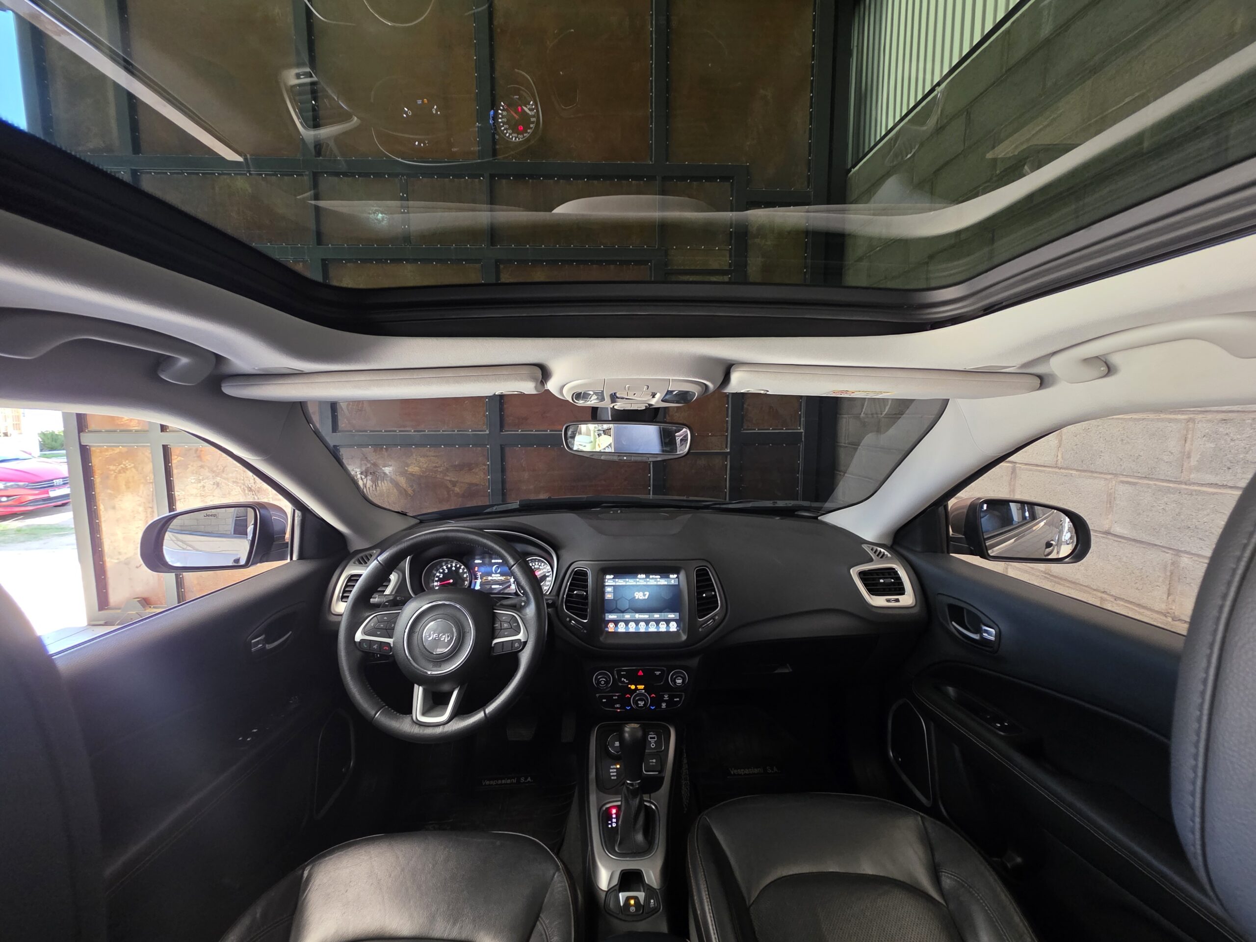 
								Jeep Compass full									