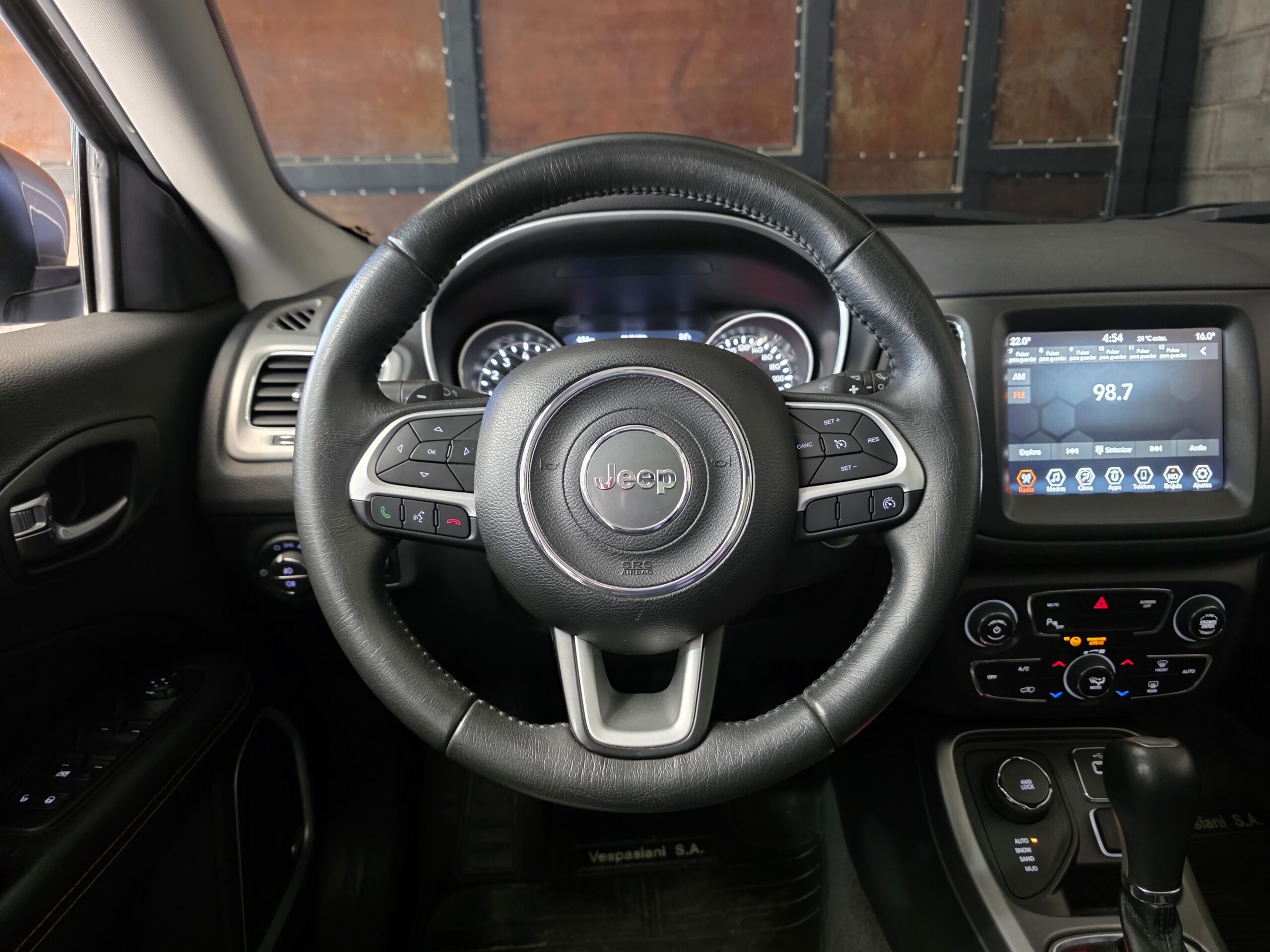 
								Jeep Compass full									