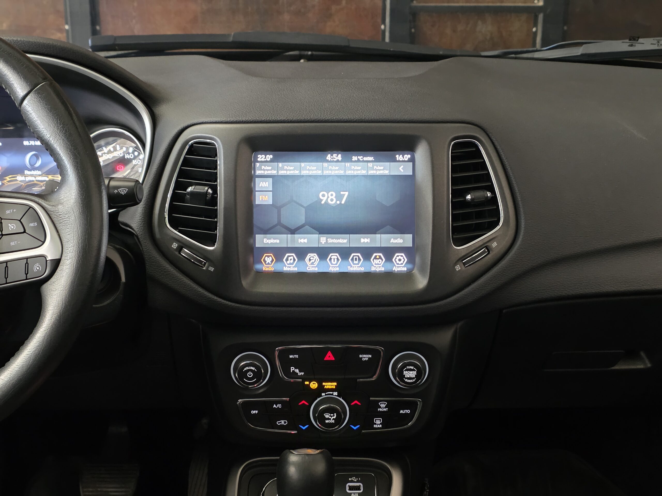 
								Jeep Compass full									