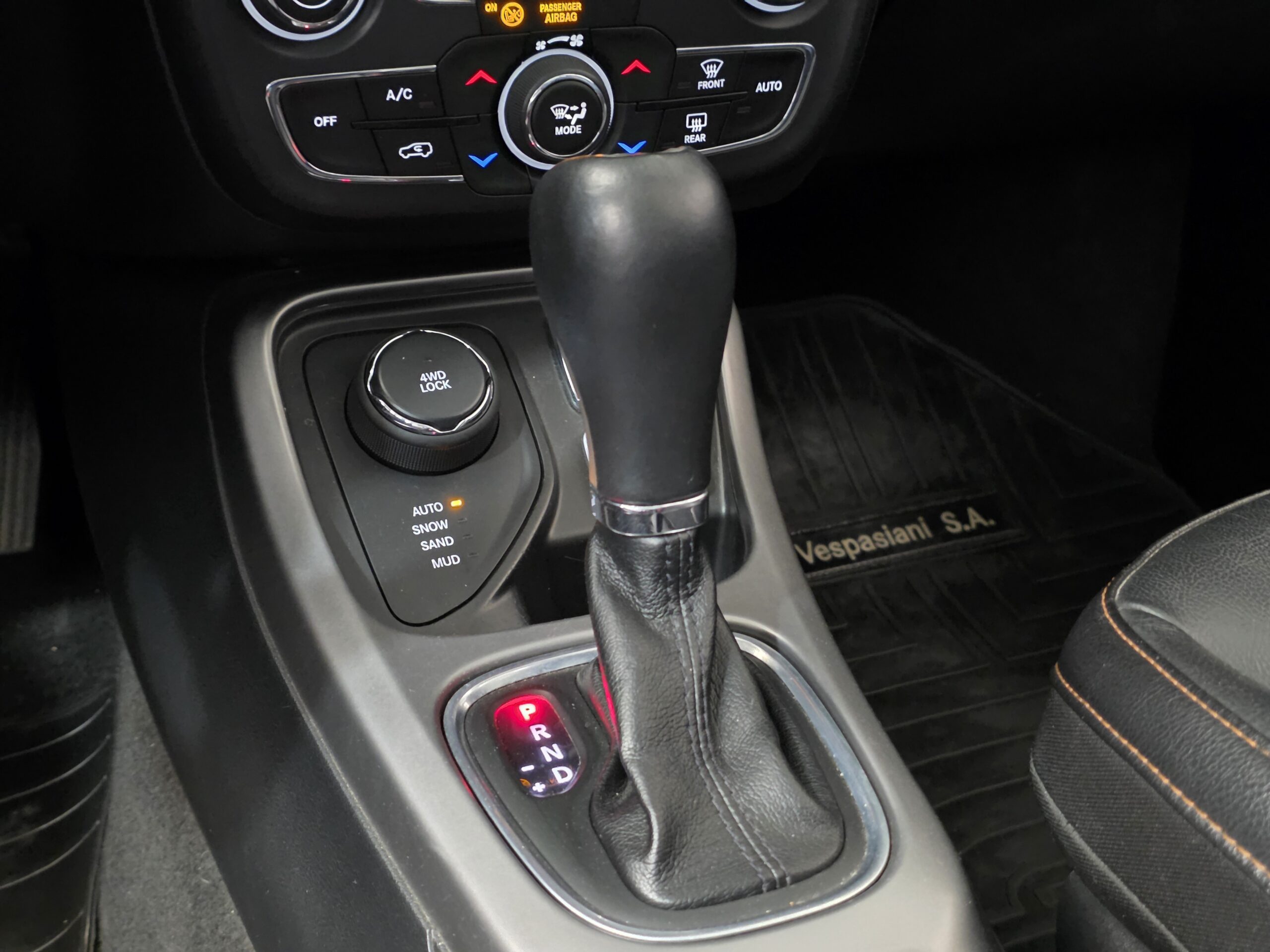
								Jeep Compass full									
