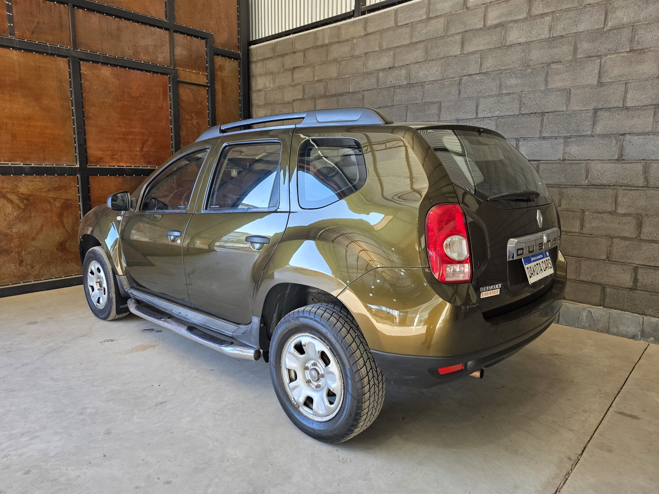 
								Renault Duster full									