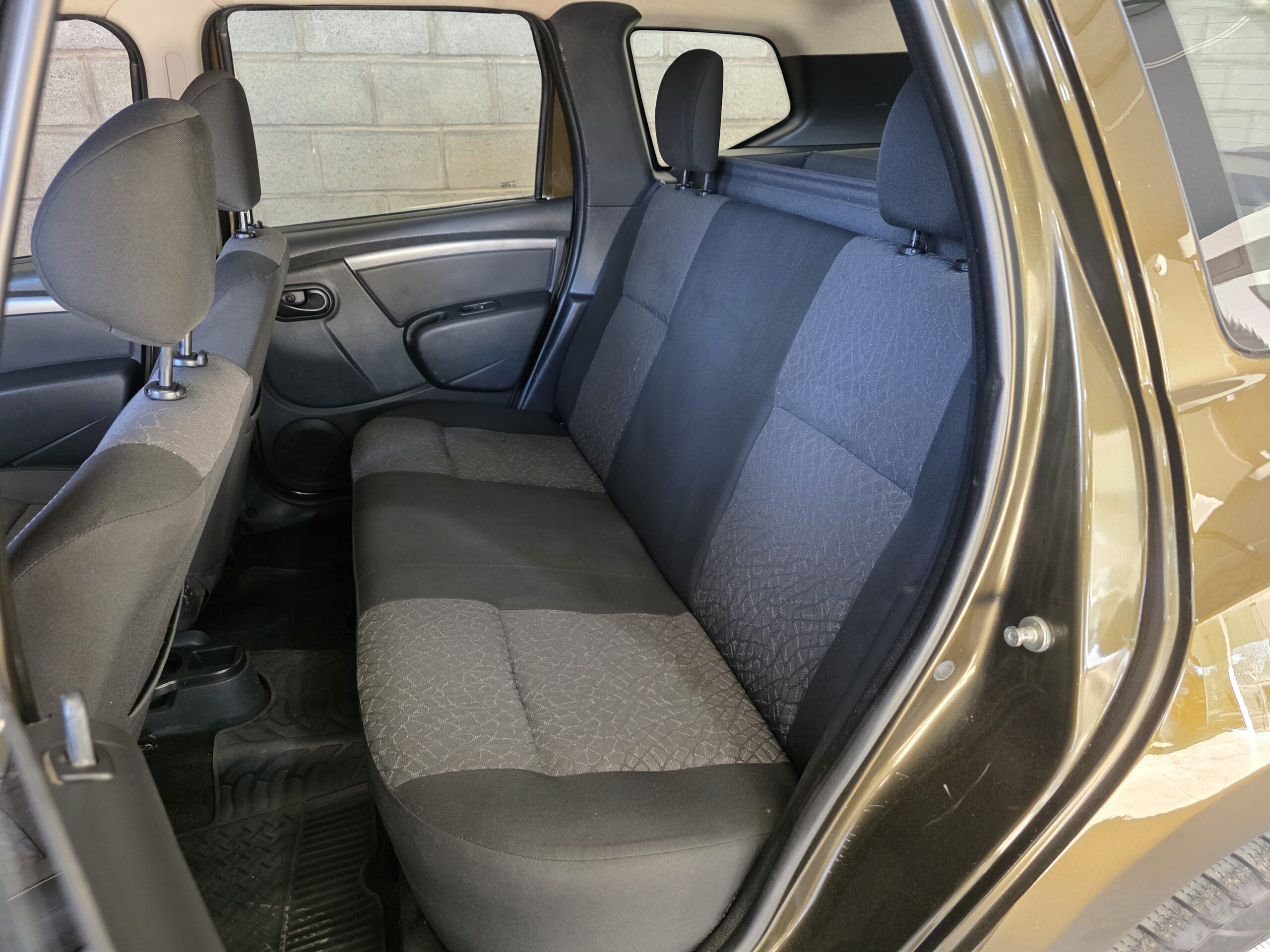 
								Renault Duster full									
