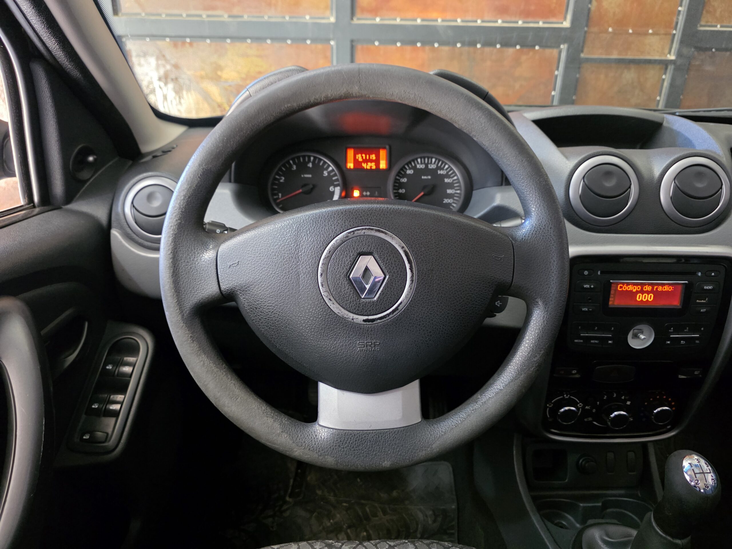 
								Renault Duster full									