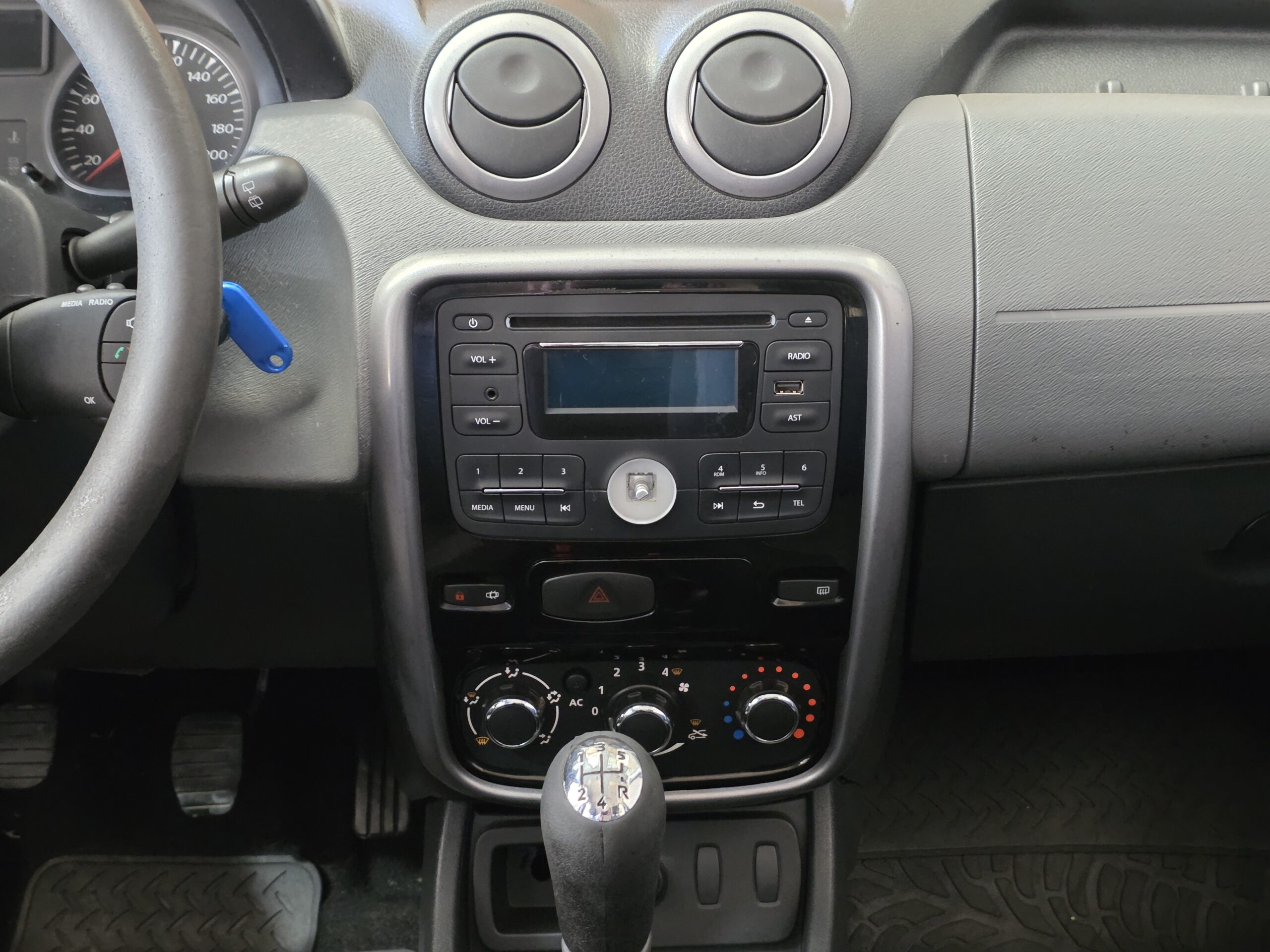 
								Renault Duster full									
