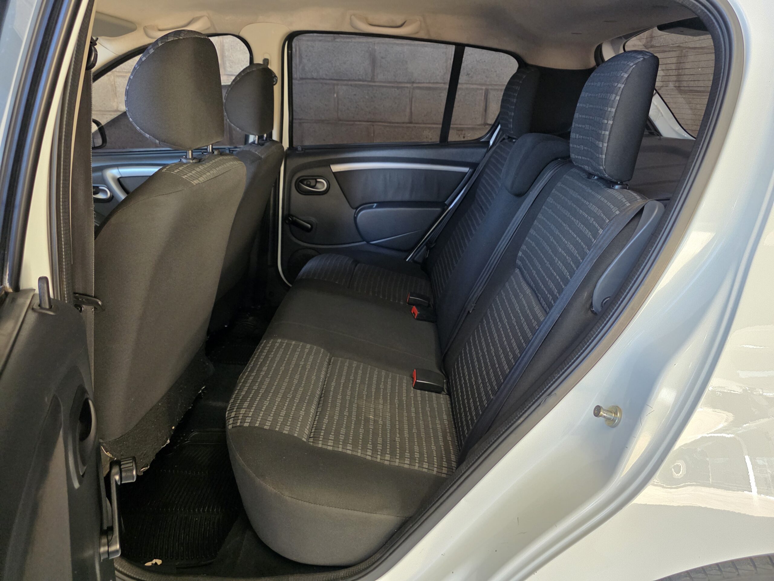 
								Renault Sandero full									