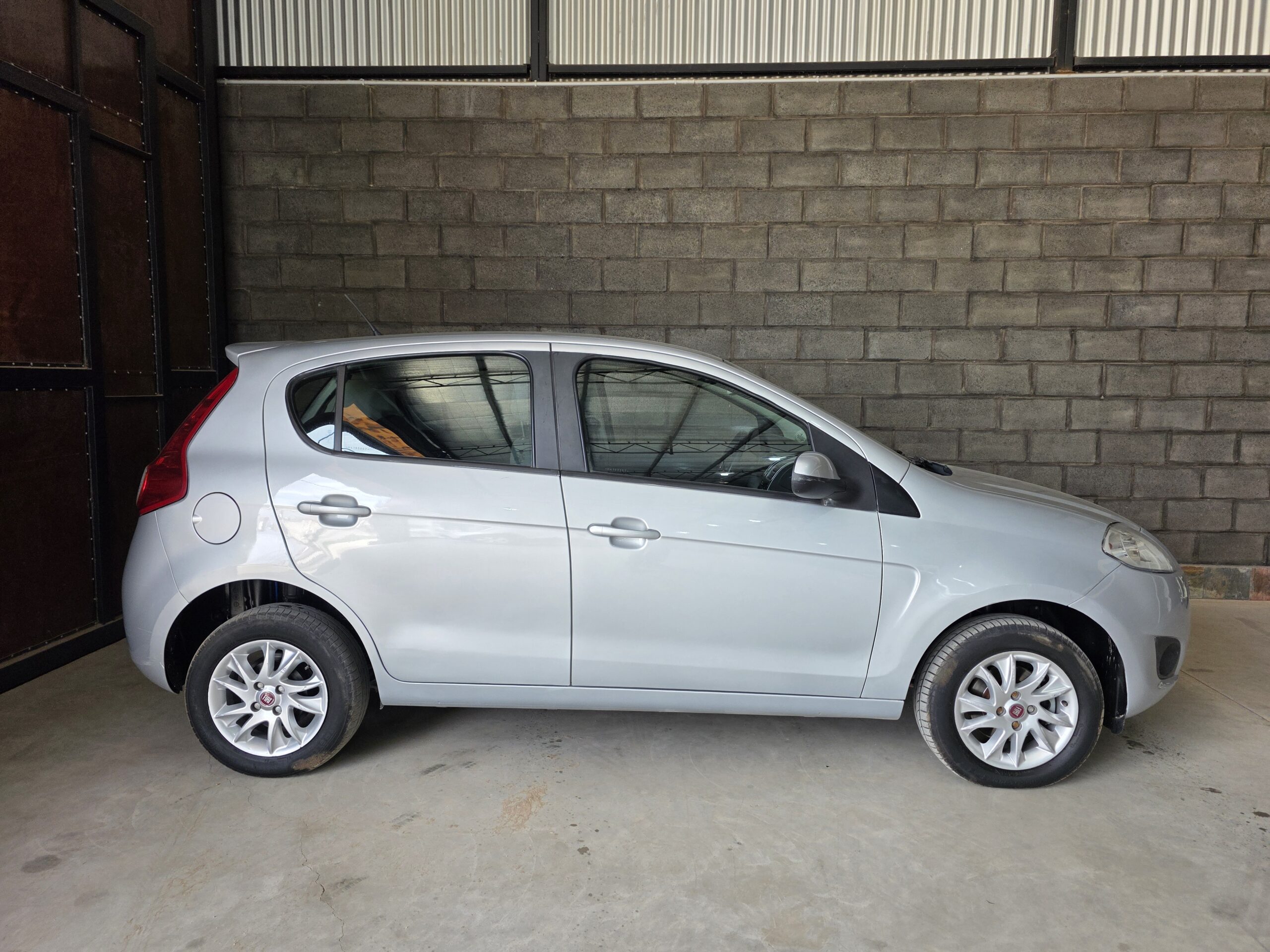 
								Fiat Palio full									