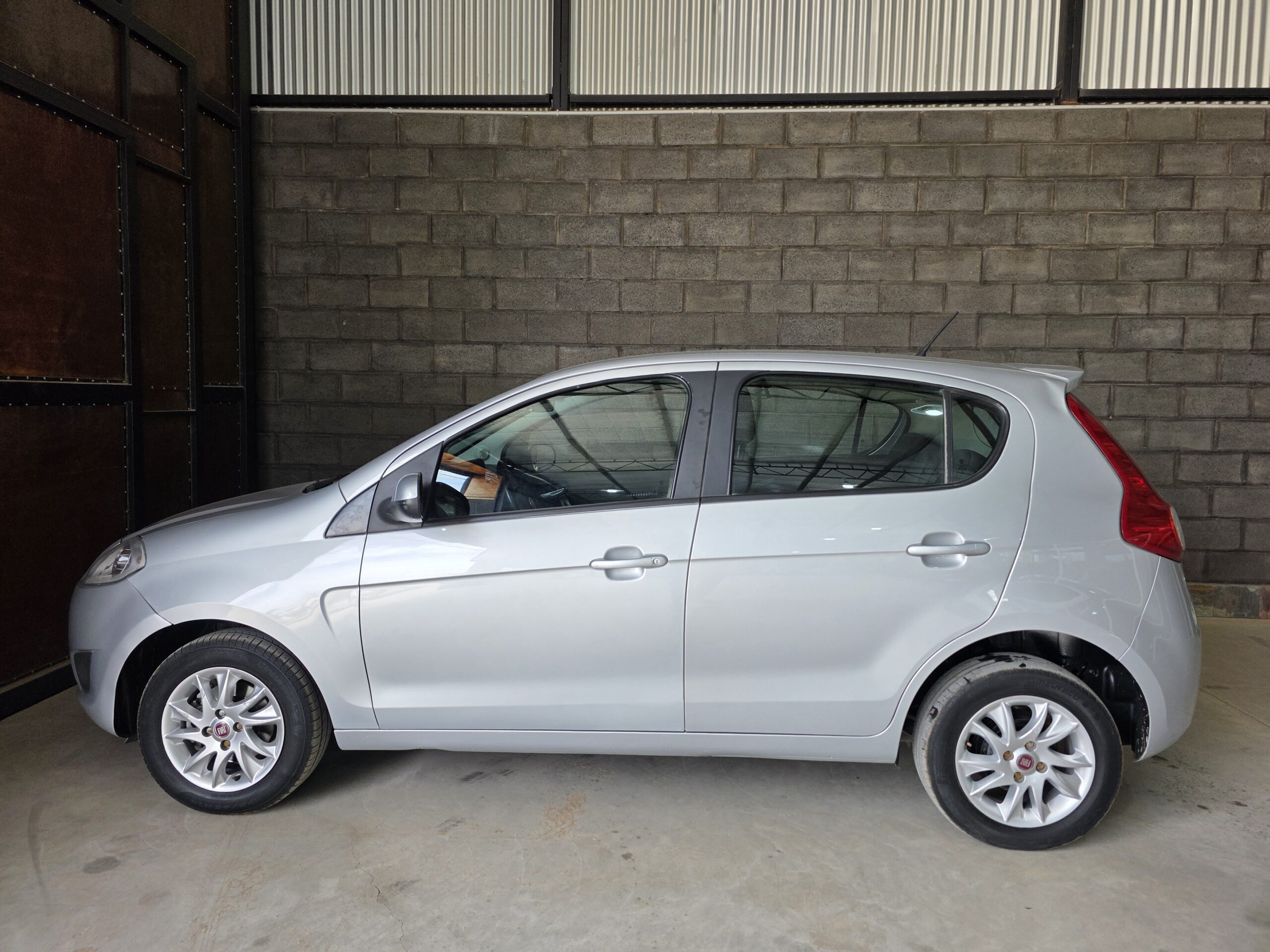 
								Fiat Palio full									
