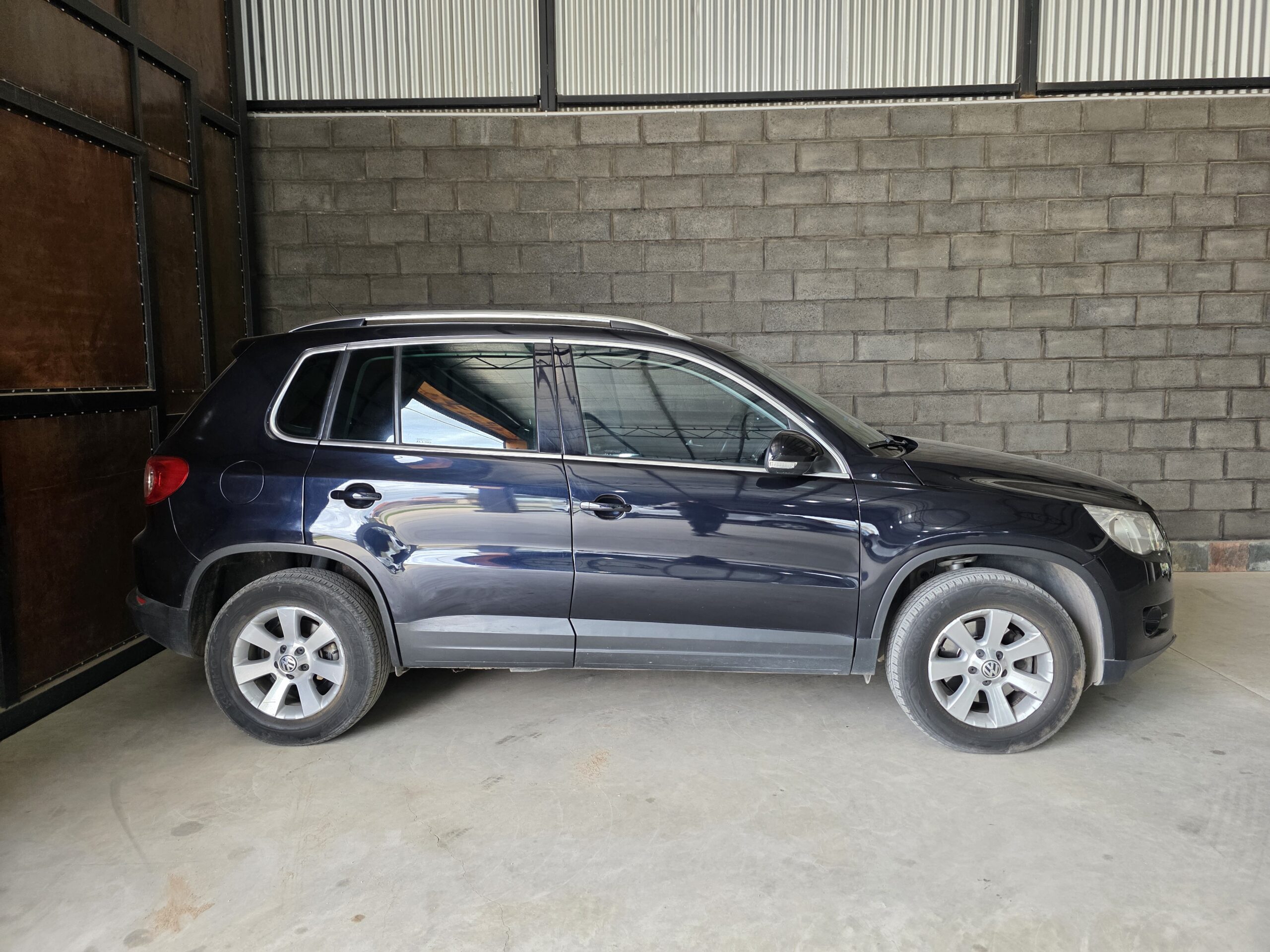 
								Volkswagen Tiguan full									