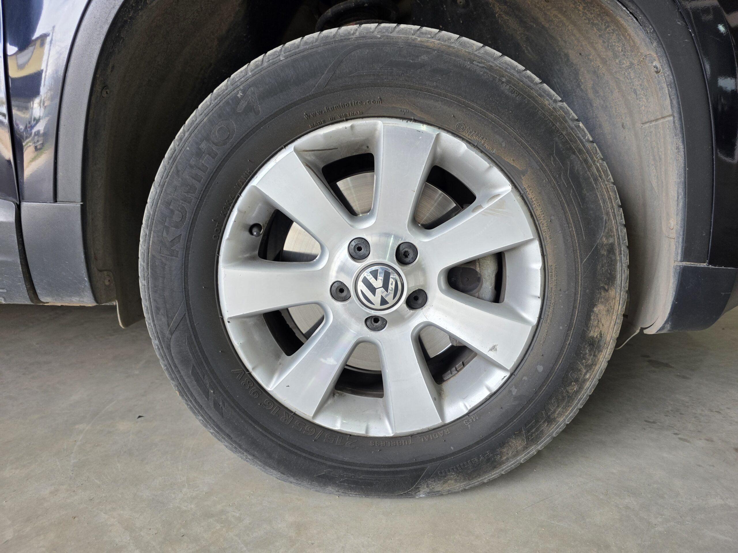 
								Volkswagen Tiguan full									