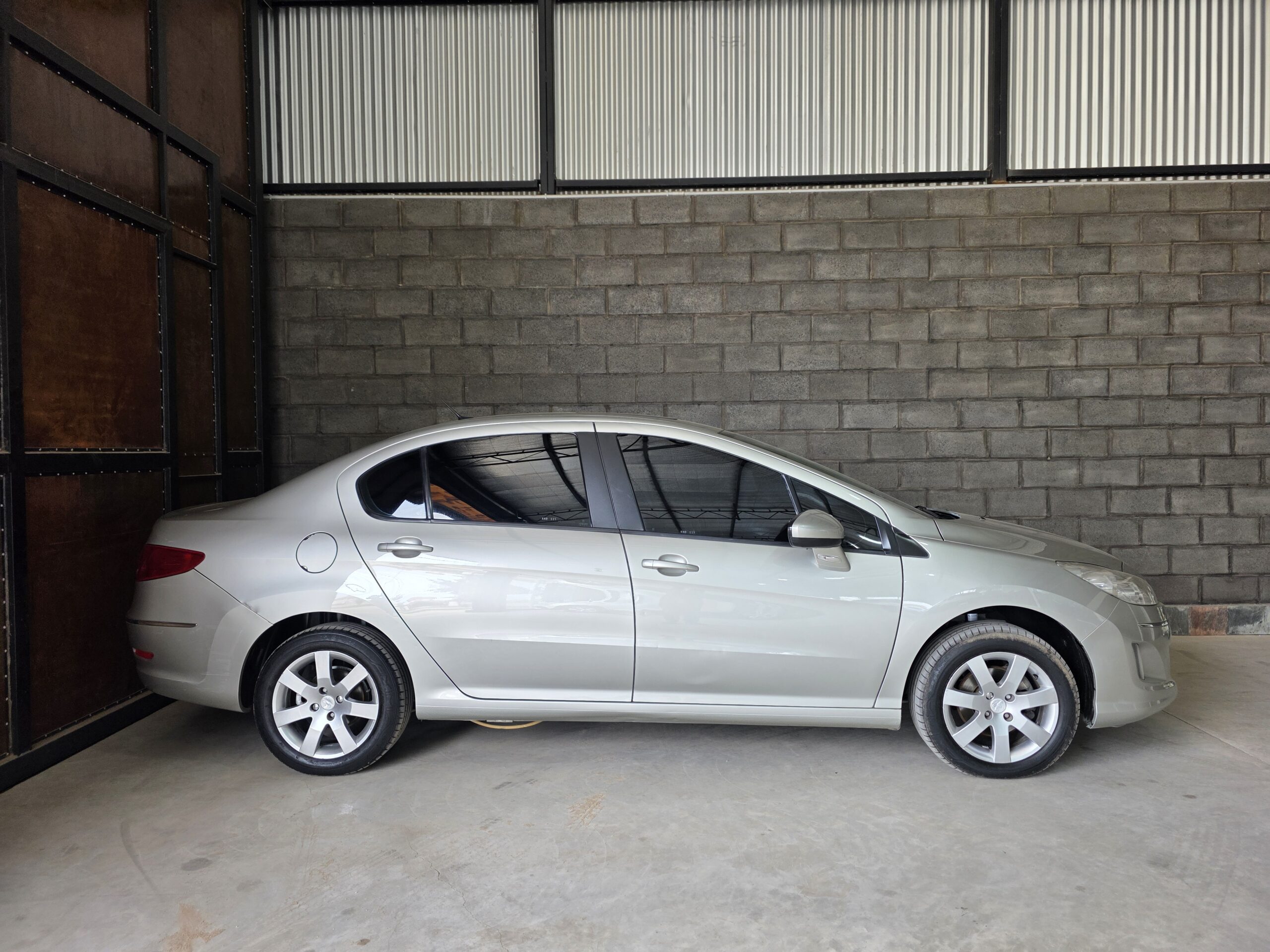 
								Peugeot 408 HDI full									