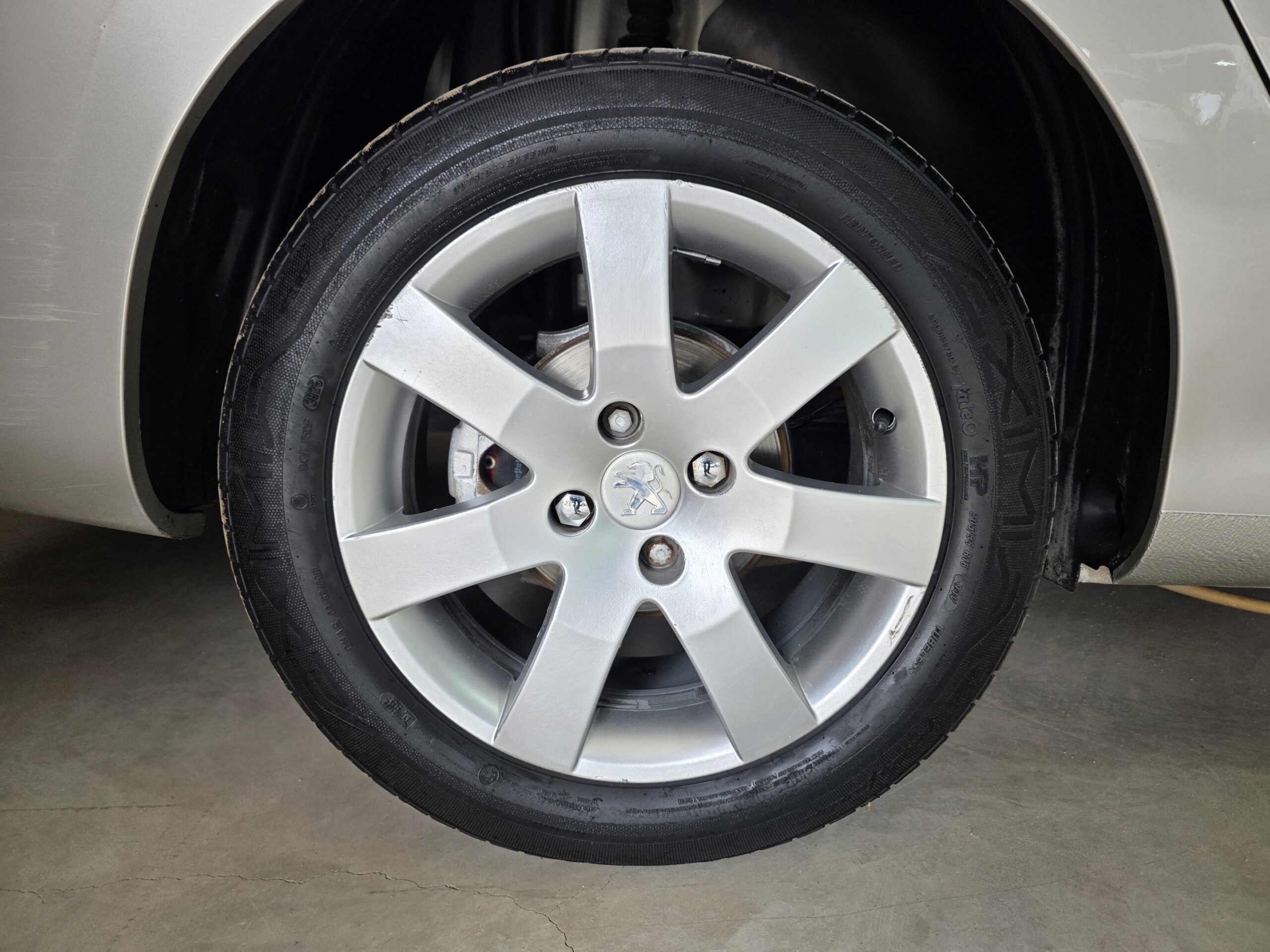 
								Peugeot 408 HDI full									