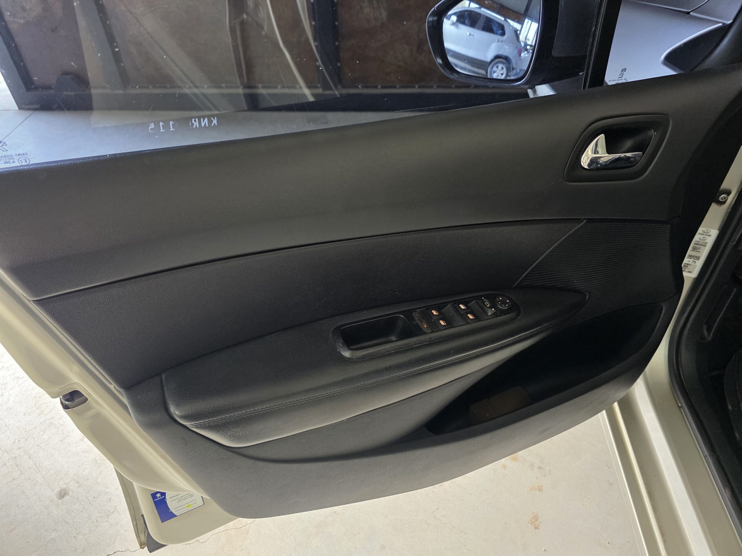 
								Peugeot 408 HDI full									