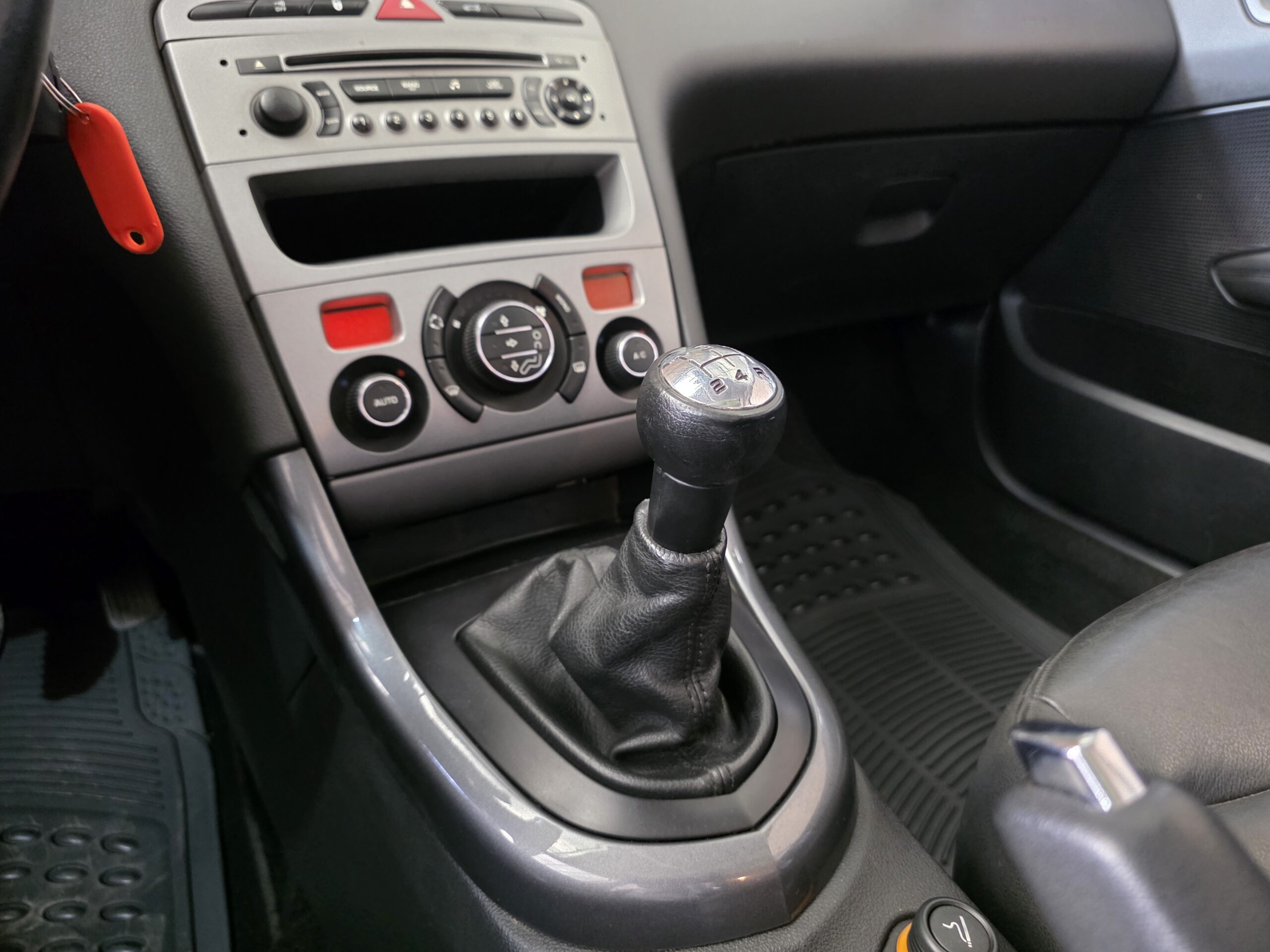 
								Peugeot 408 HDI full									