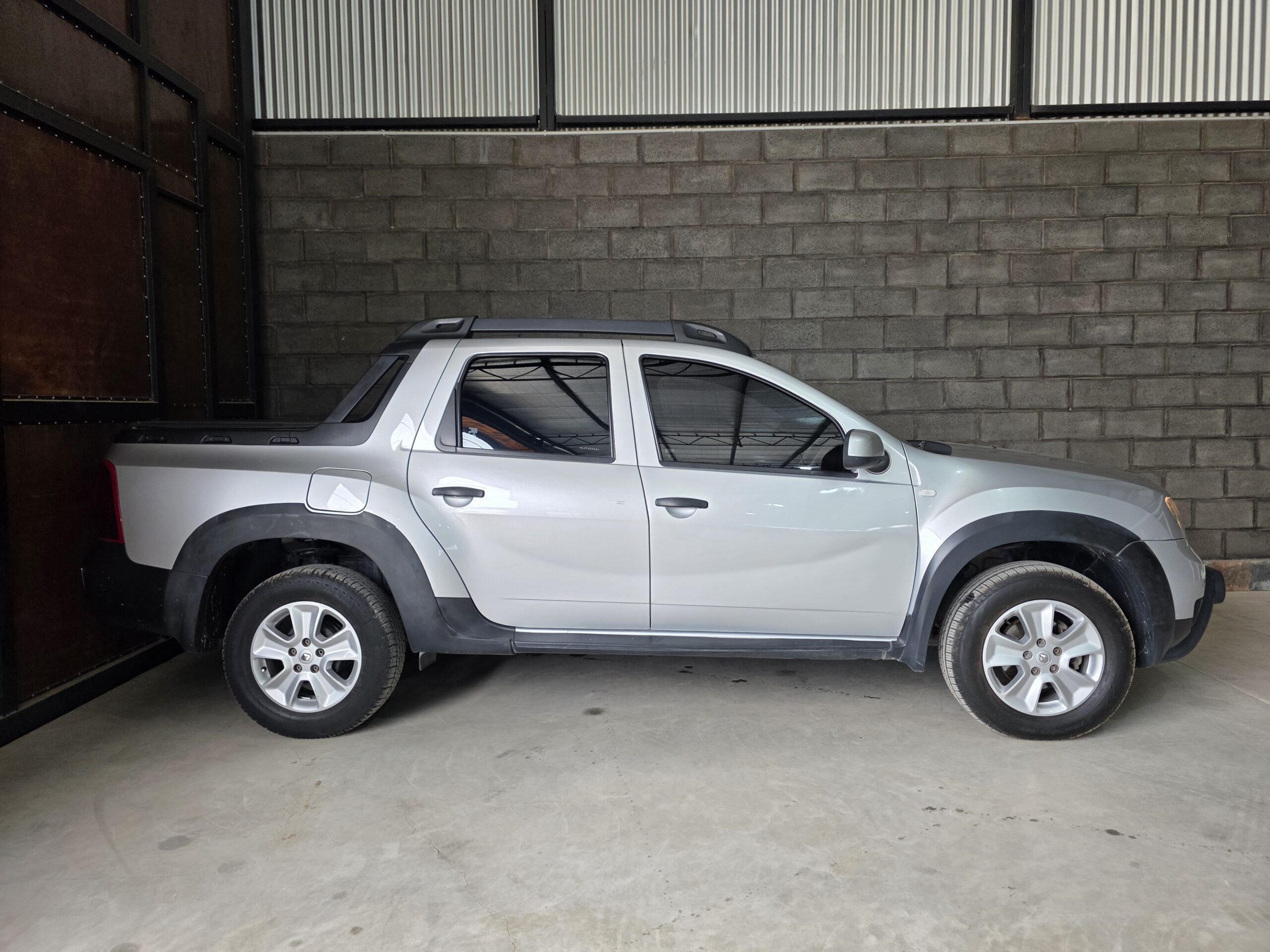 
								Renault Duster Oroch full									