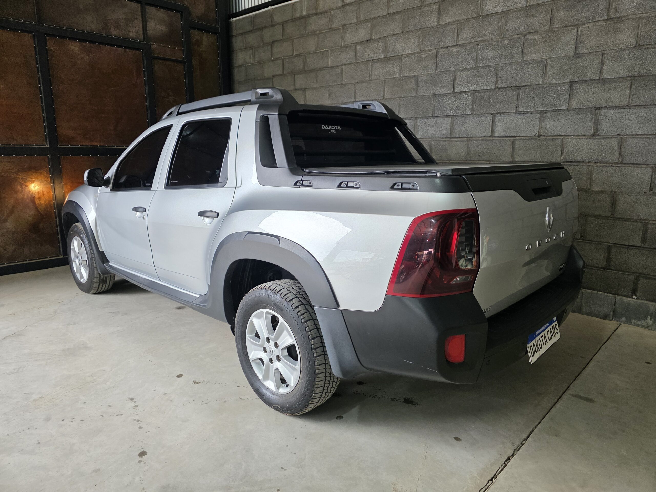 
								Renault Duster Oroch full									