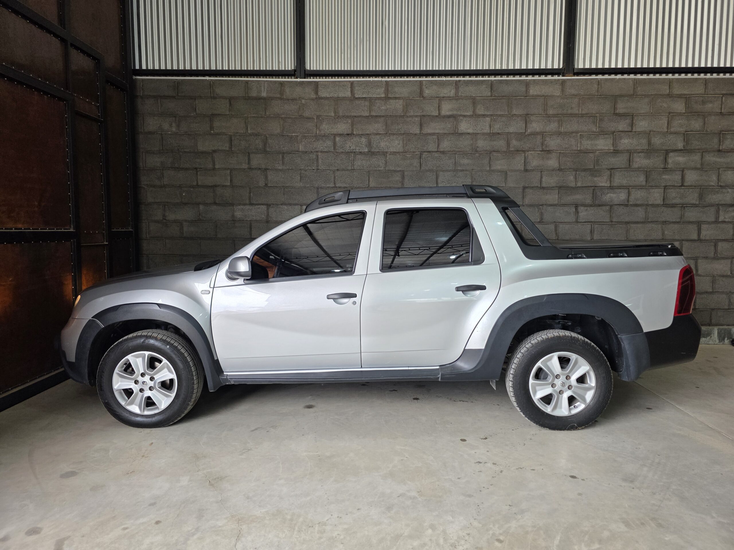 
								Renault Duster Oroch full									