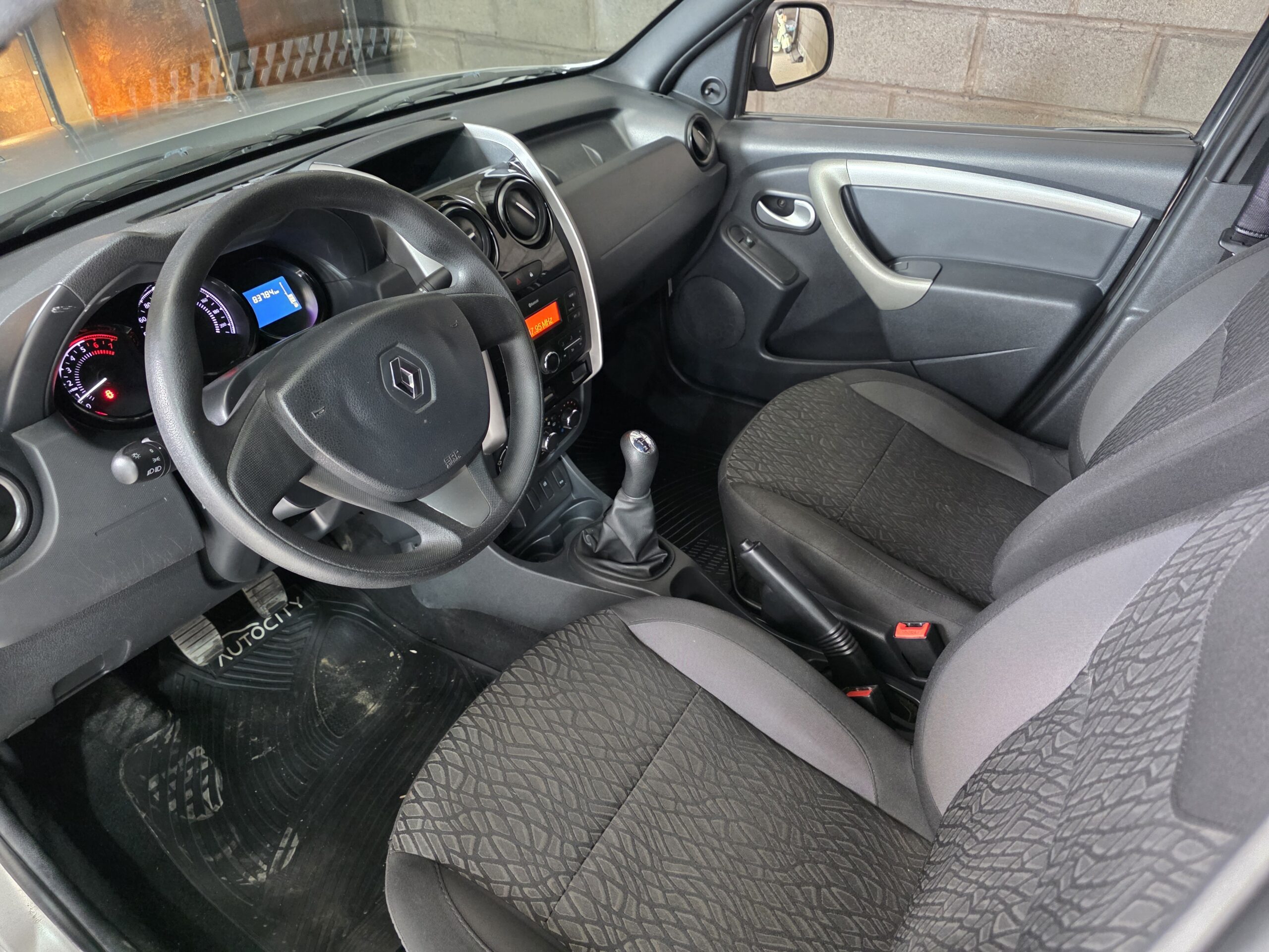 
								Renault Duster Oroch full									