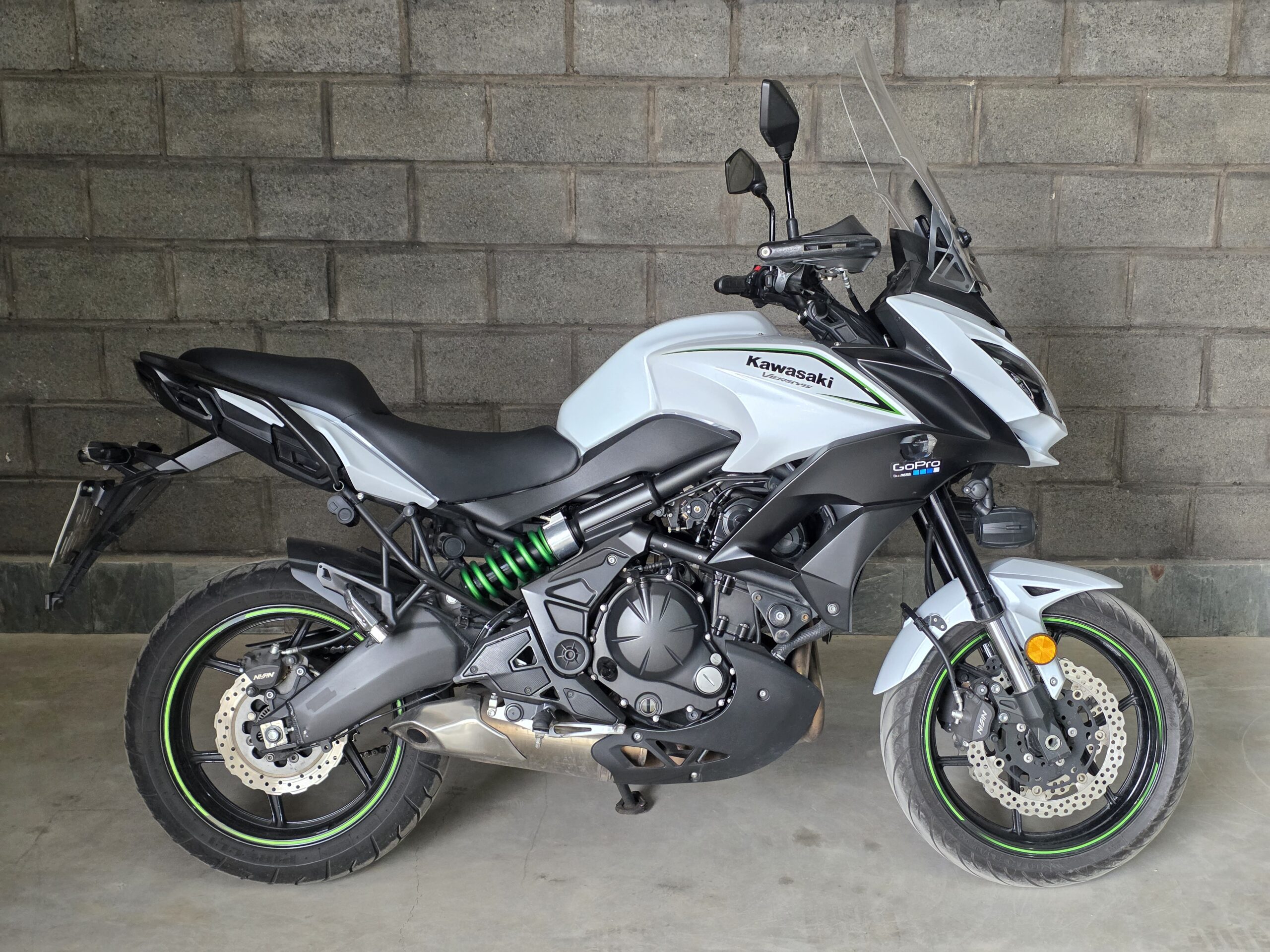 
								Kawasaki Versys 650 full									