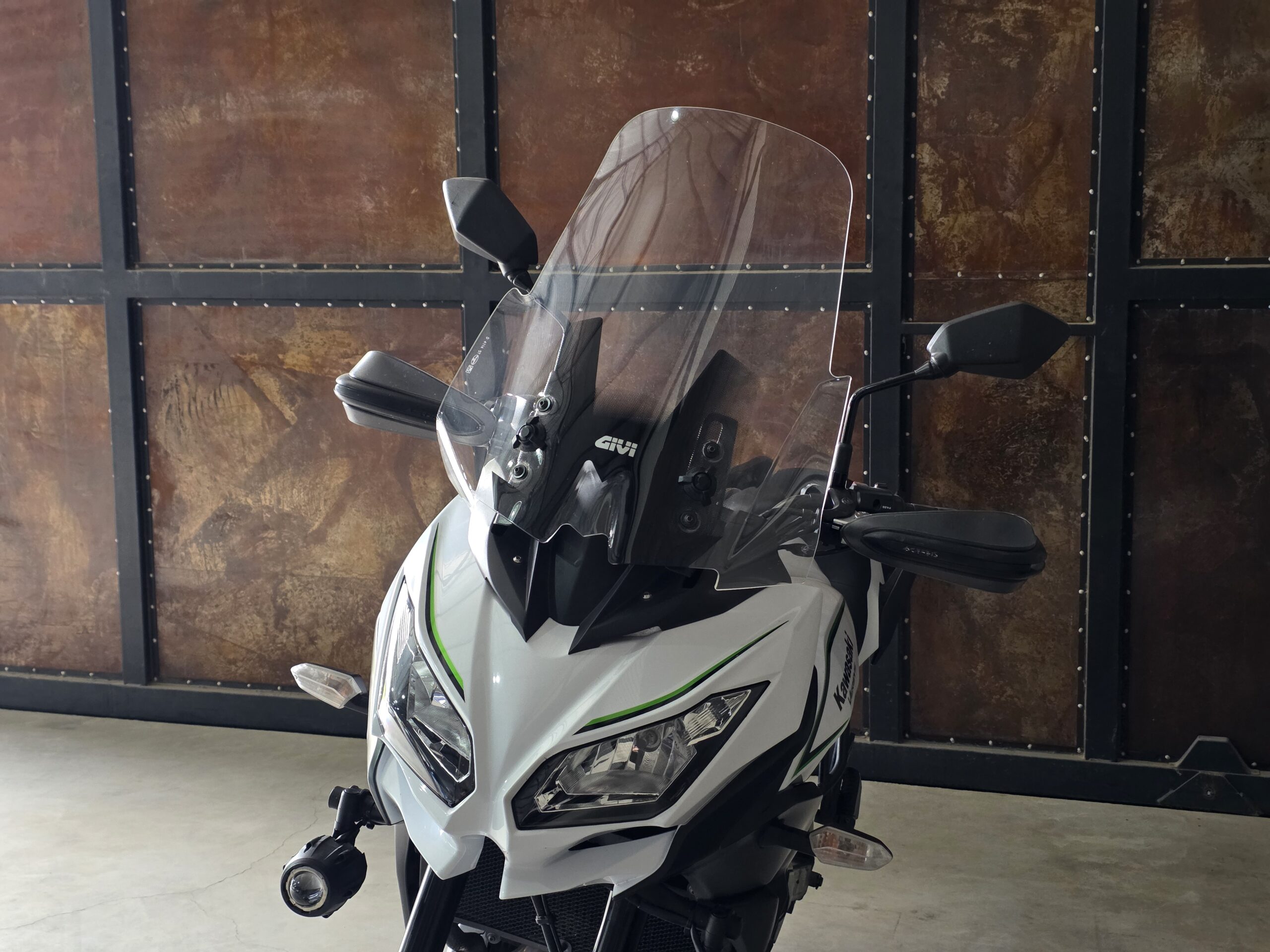 
								Kawasaki Versys 650 full									