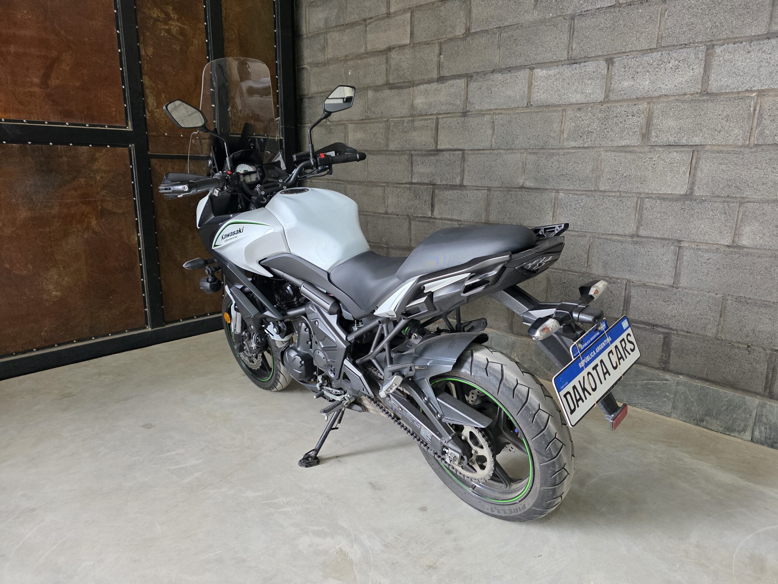 
								Kawasaki Versys 650 full									