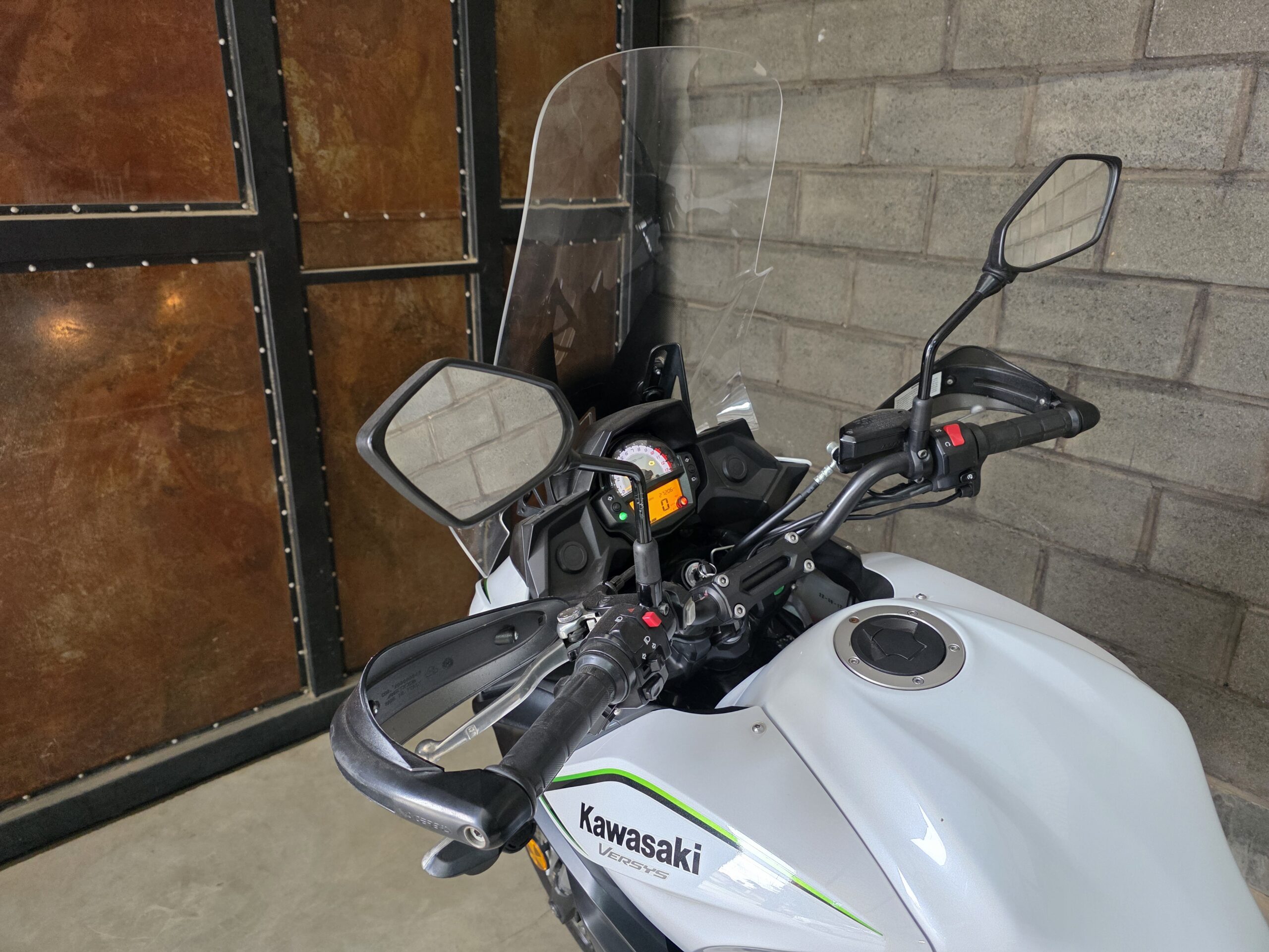 
								Kawasaki Versys 650 full									