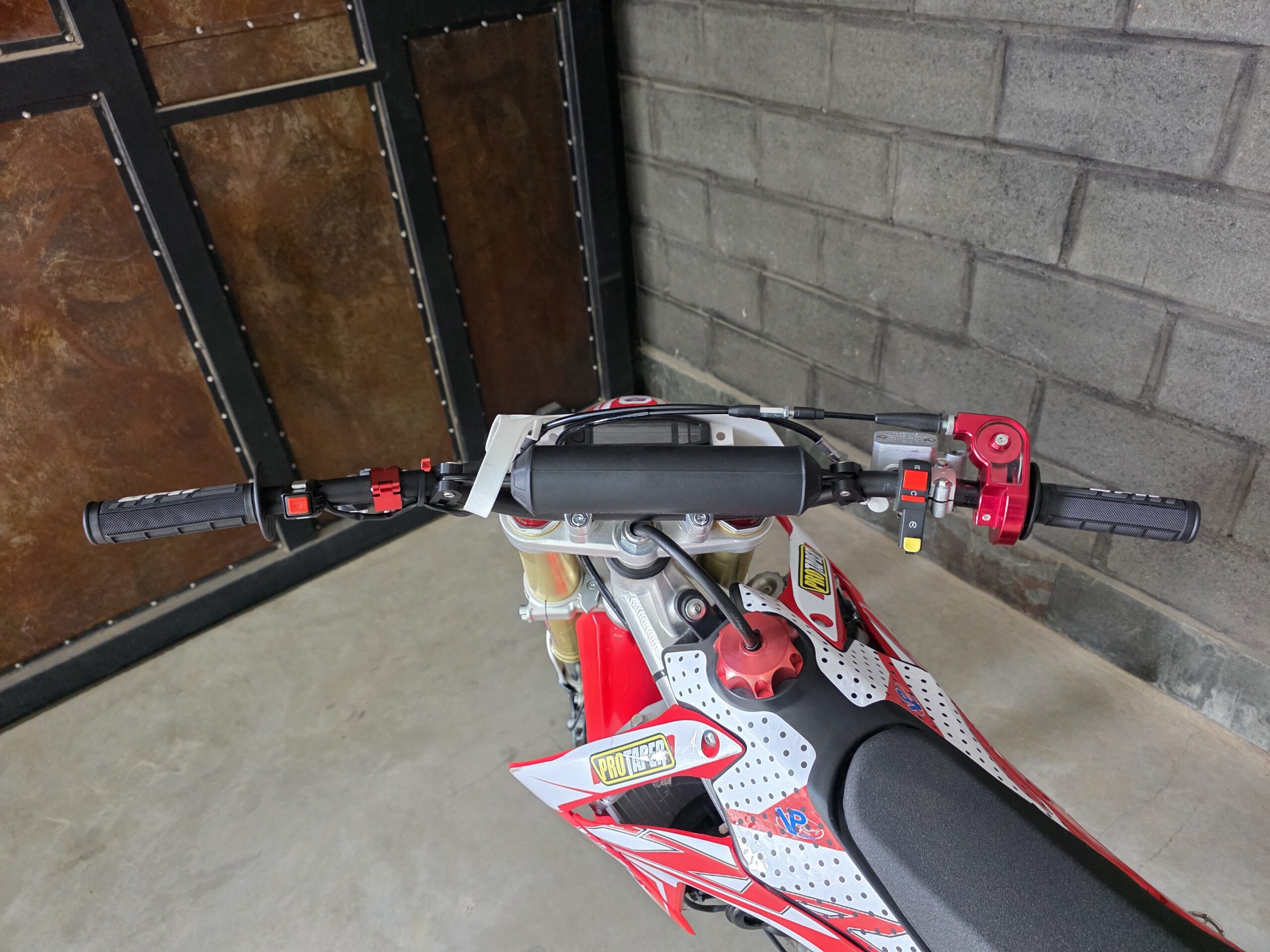 
								RVM CZ250R full									