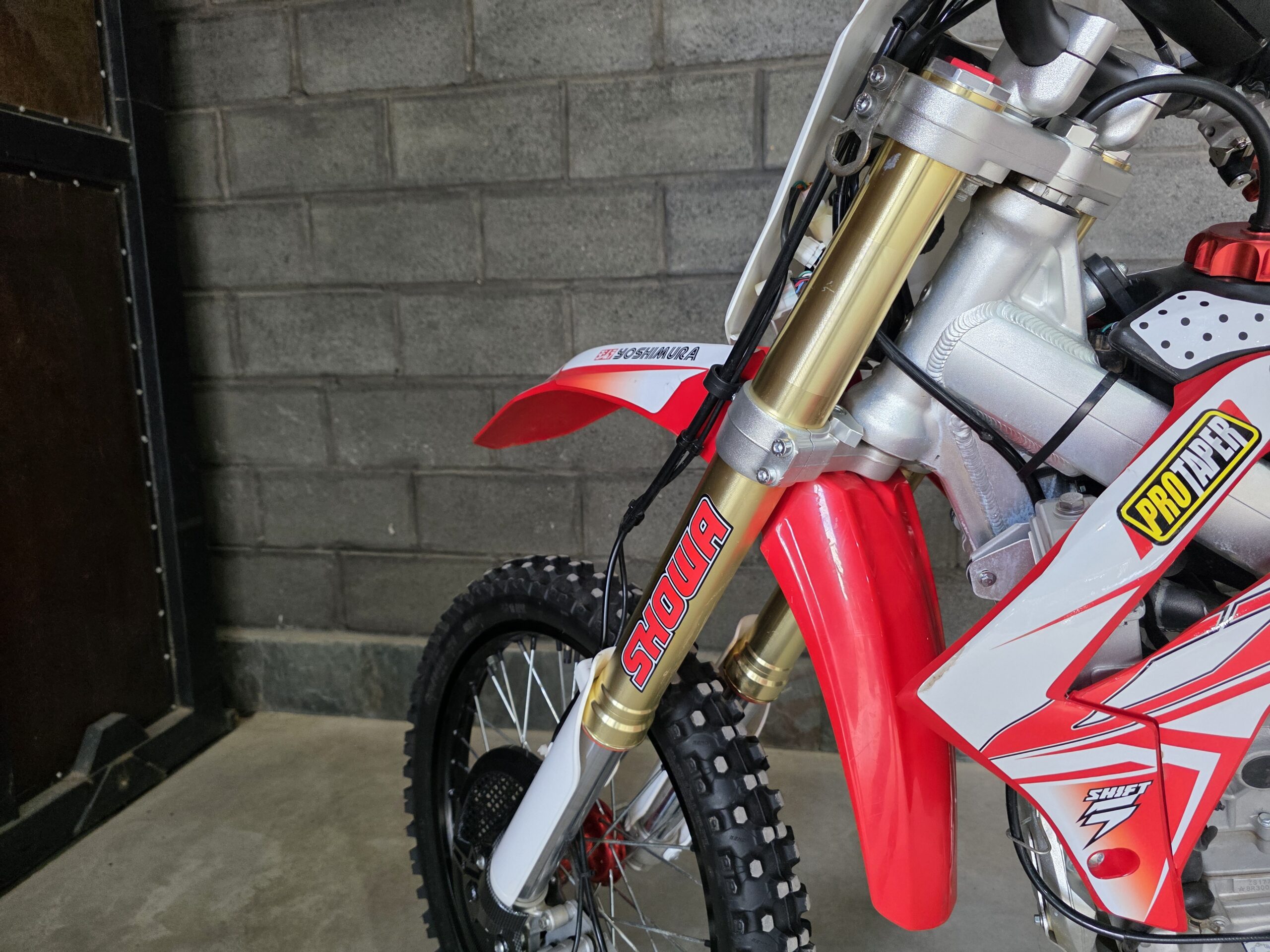 
								RVM CZ250R full									
